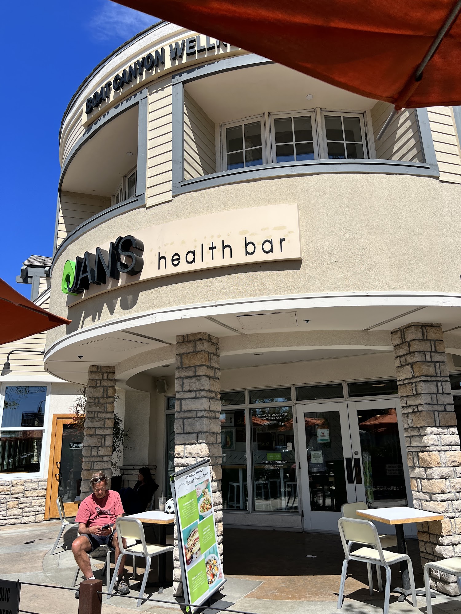 Jan's Health Bar - Laguna Beach
