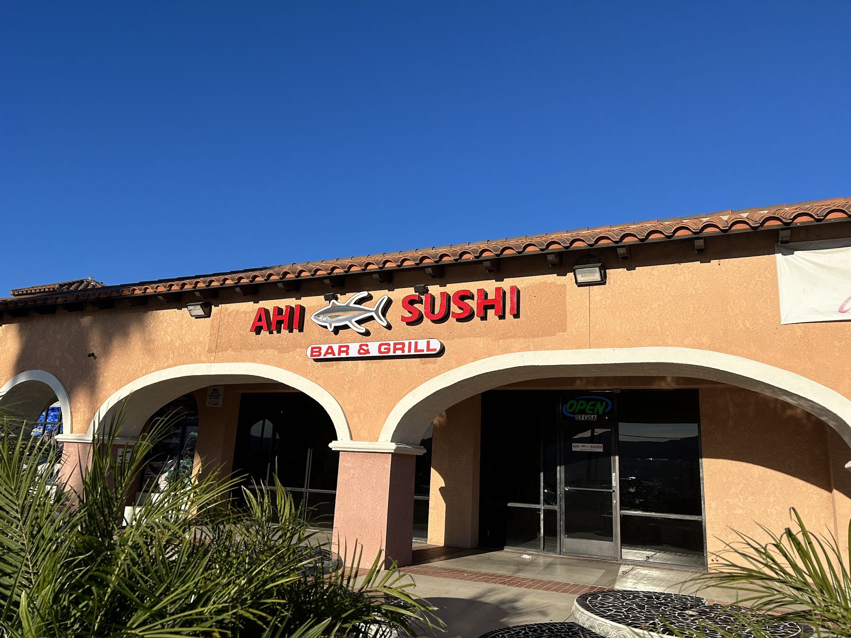 Ahi Sushi Bar & Grill