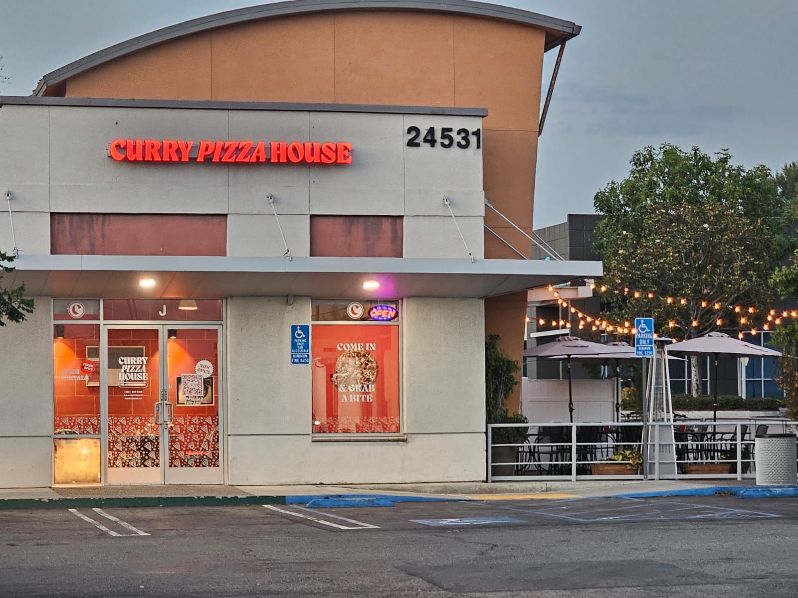 Curry Pizza House - Lake Forest