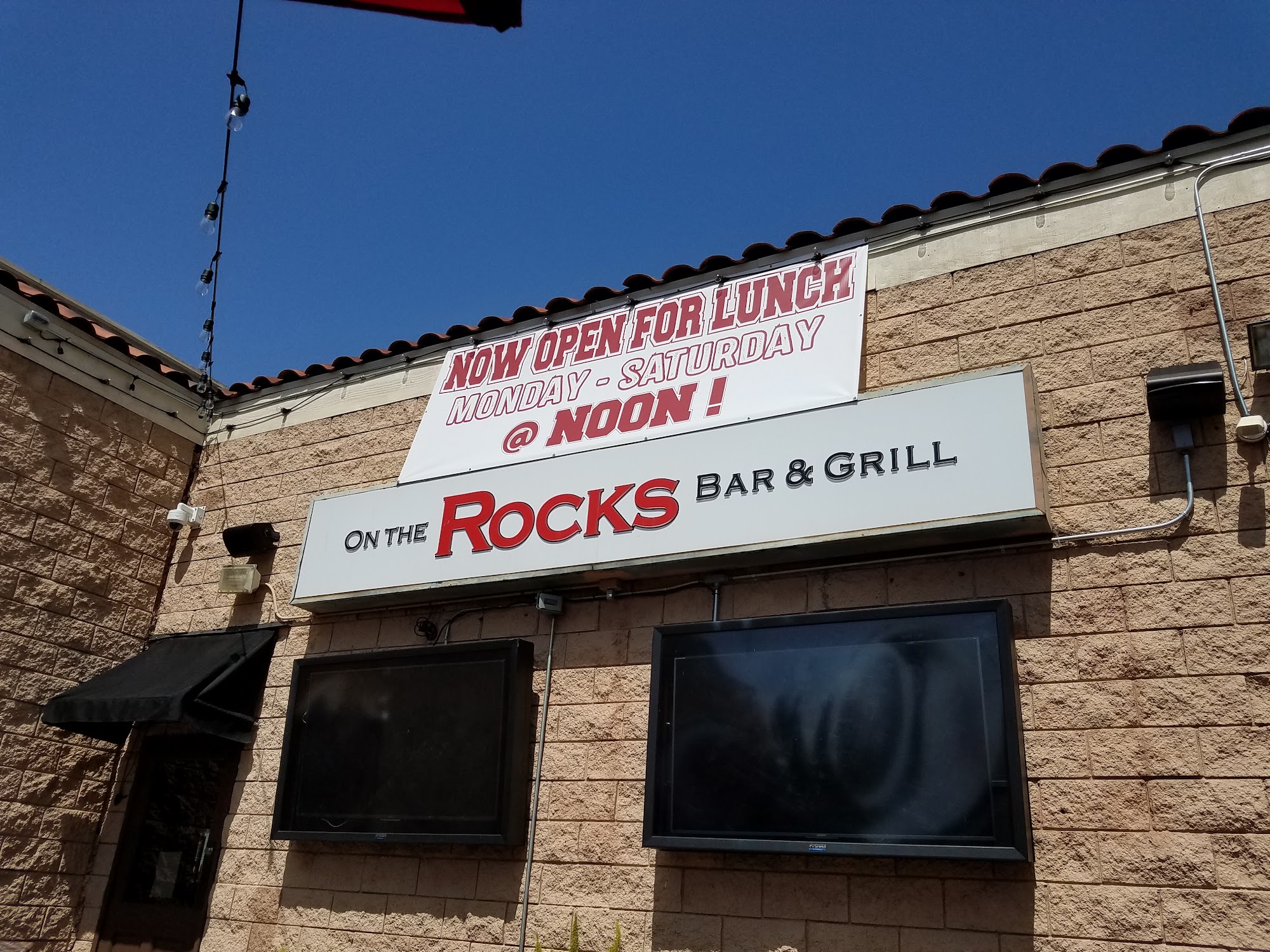 562 Pacific Grill (formerly On The Rocks LB)