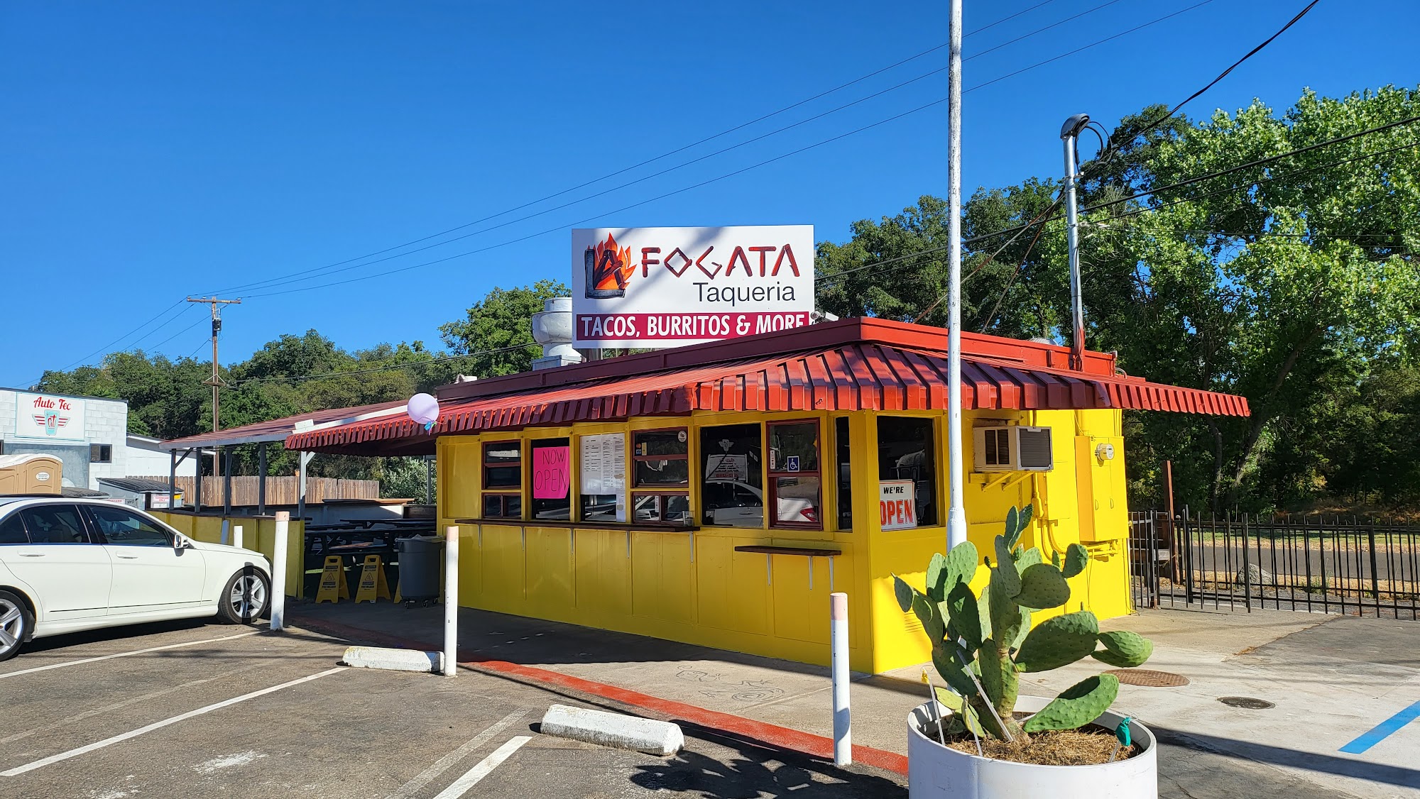 La Fogata Taqueria (Tacos,Burritos & More)