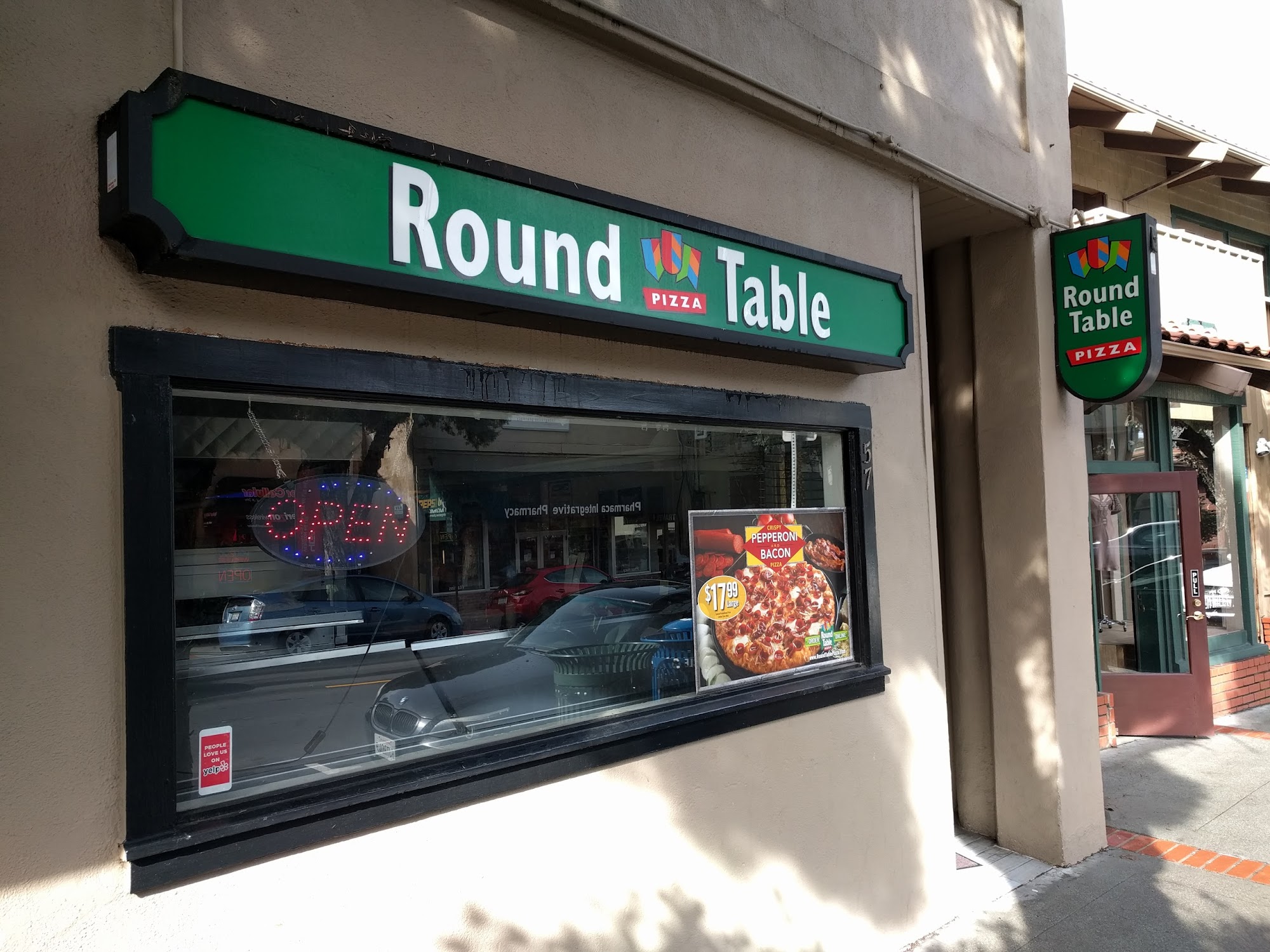 Round Table Pizza