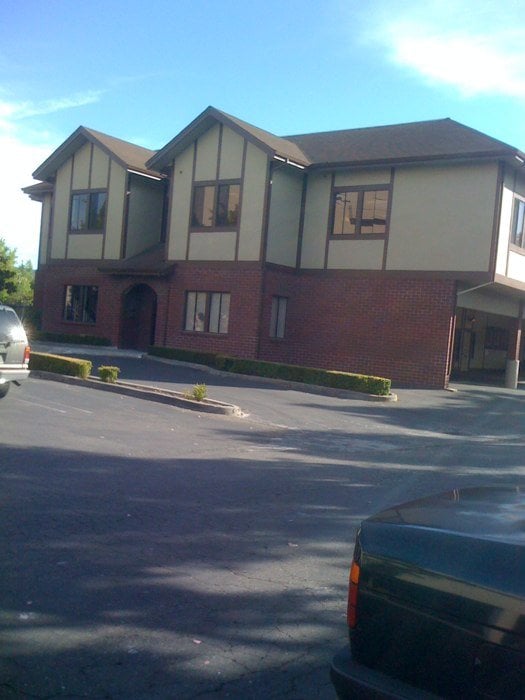 Dr Kenneth Sweeney OD