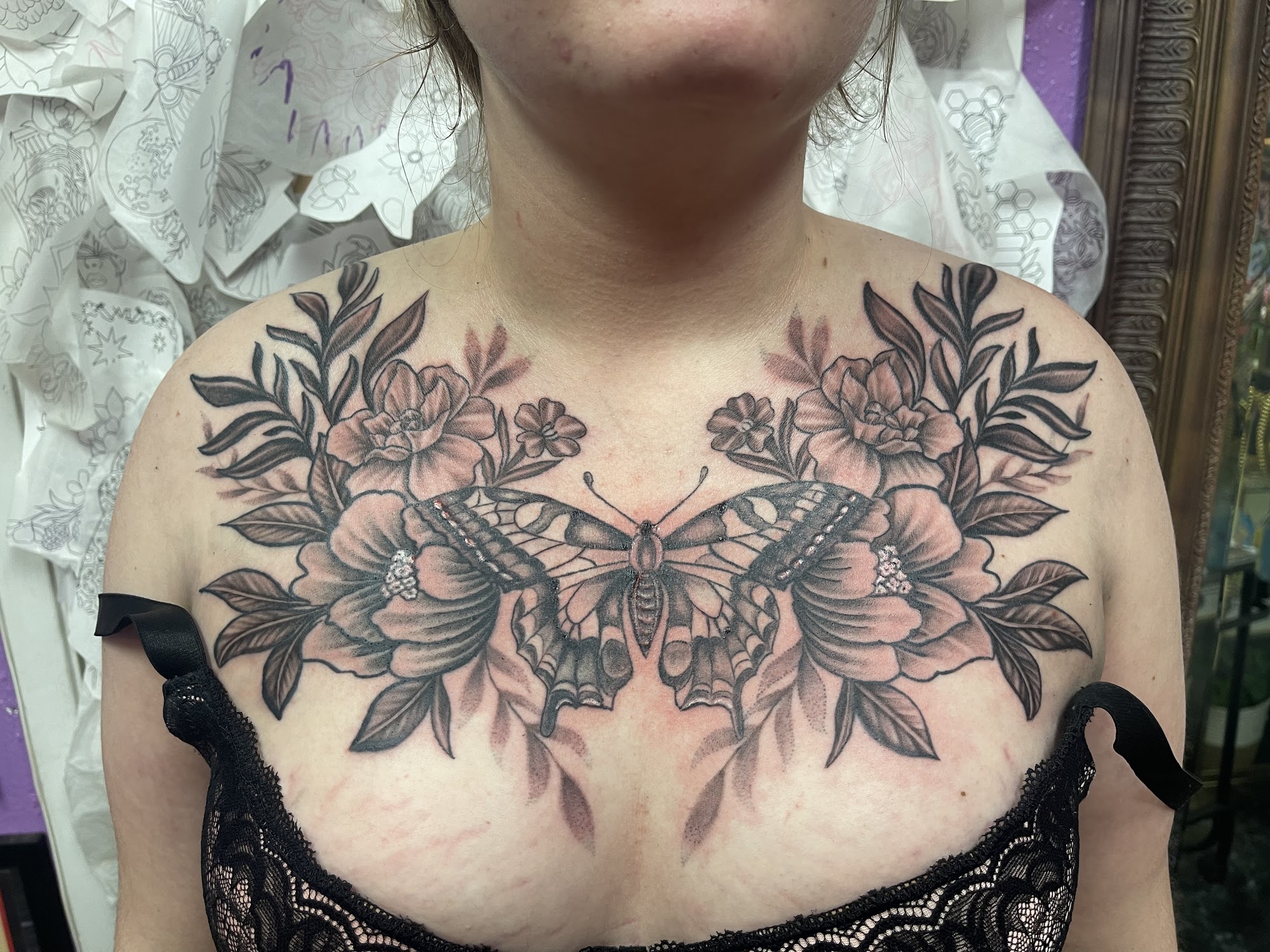 Queen of hearts tattoo & piercings 407 5th St, Marysville California 95901
