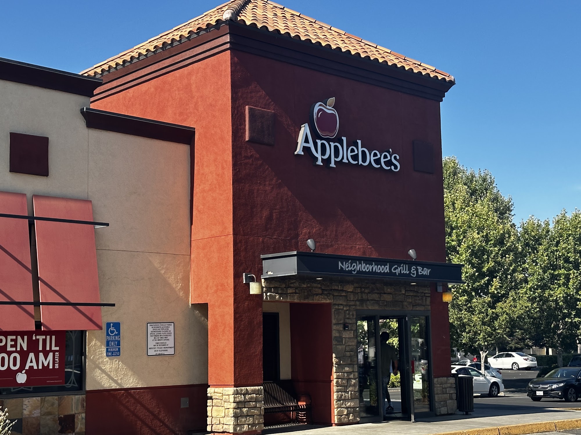 Applebee's Grill + Bar