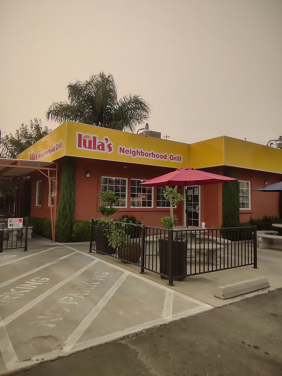 Lula's Neighborhood Grill