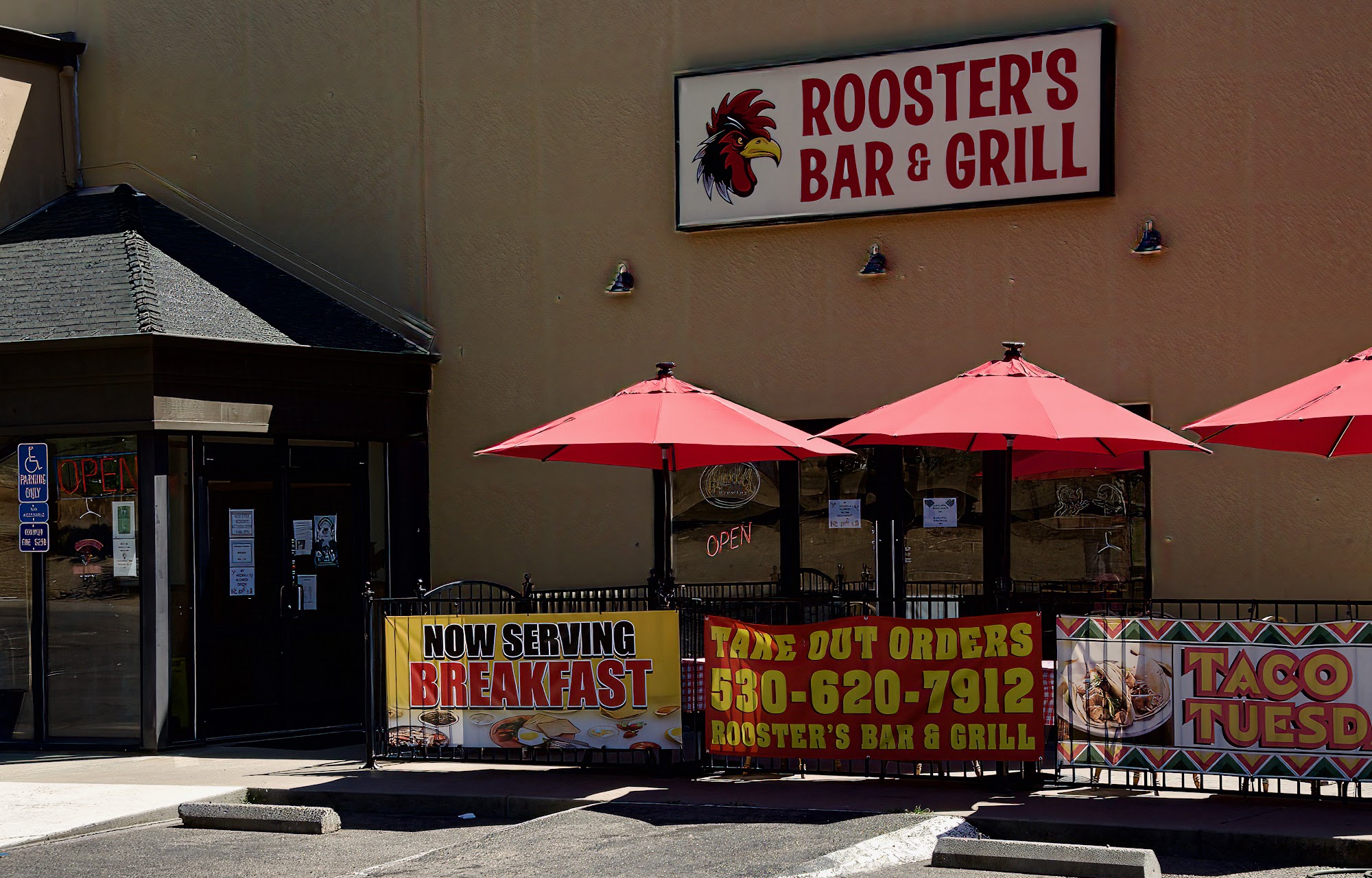 Roosters Bar & Grill