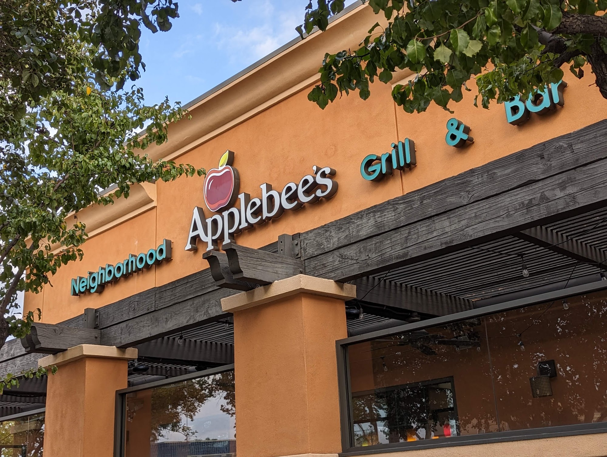 Applebee's Grill + Bar