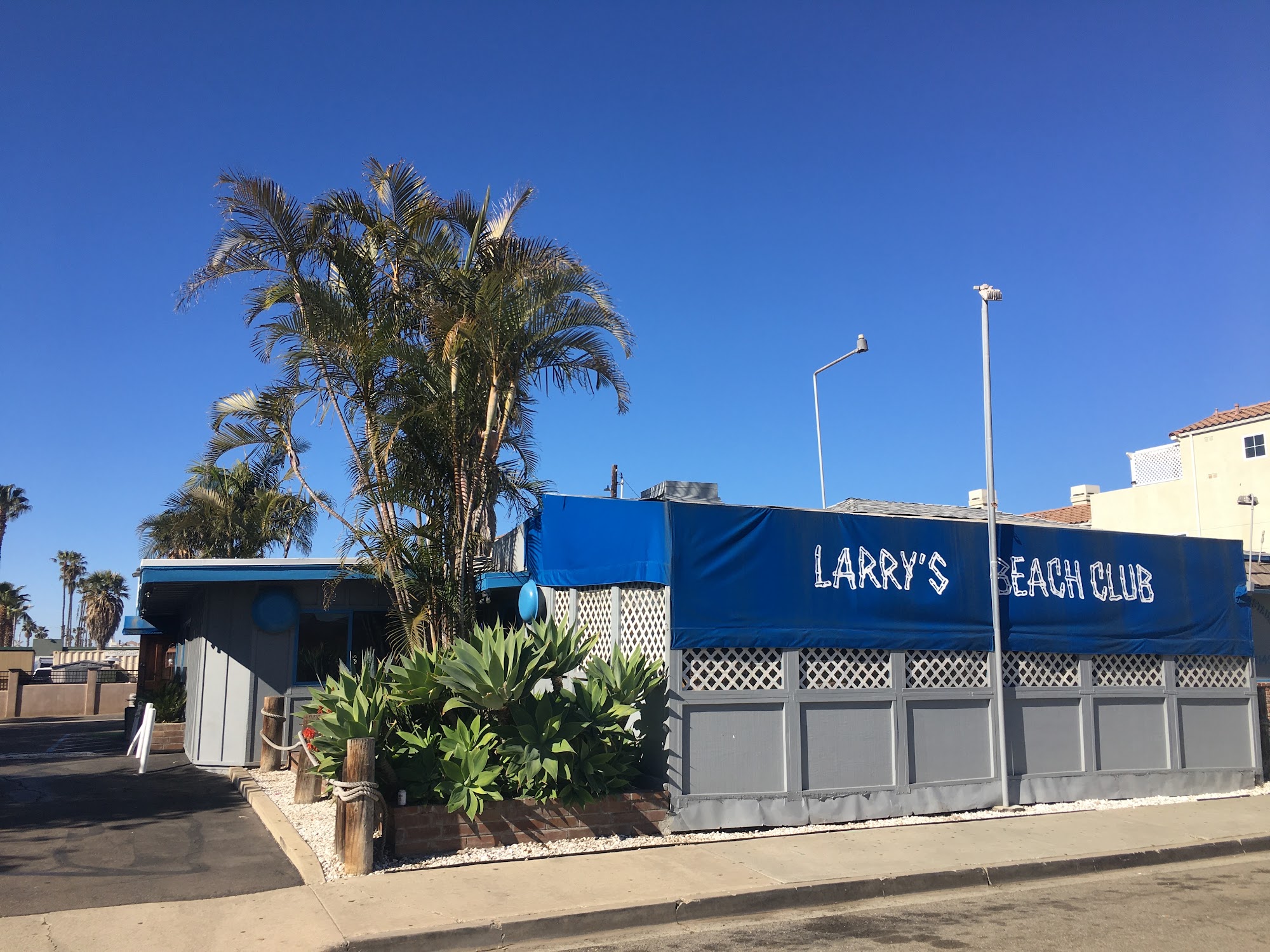 Larry's Beach Club