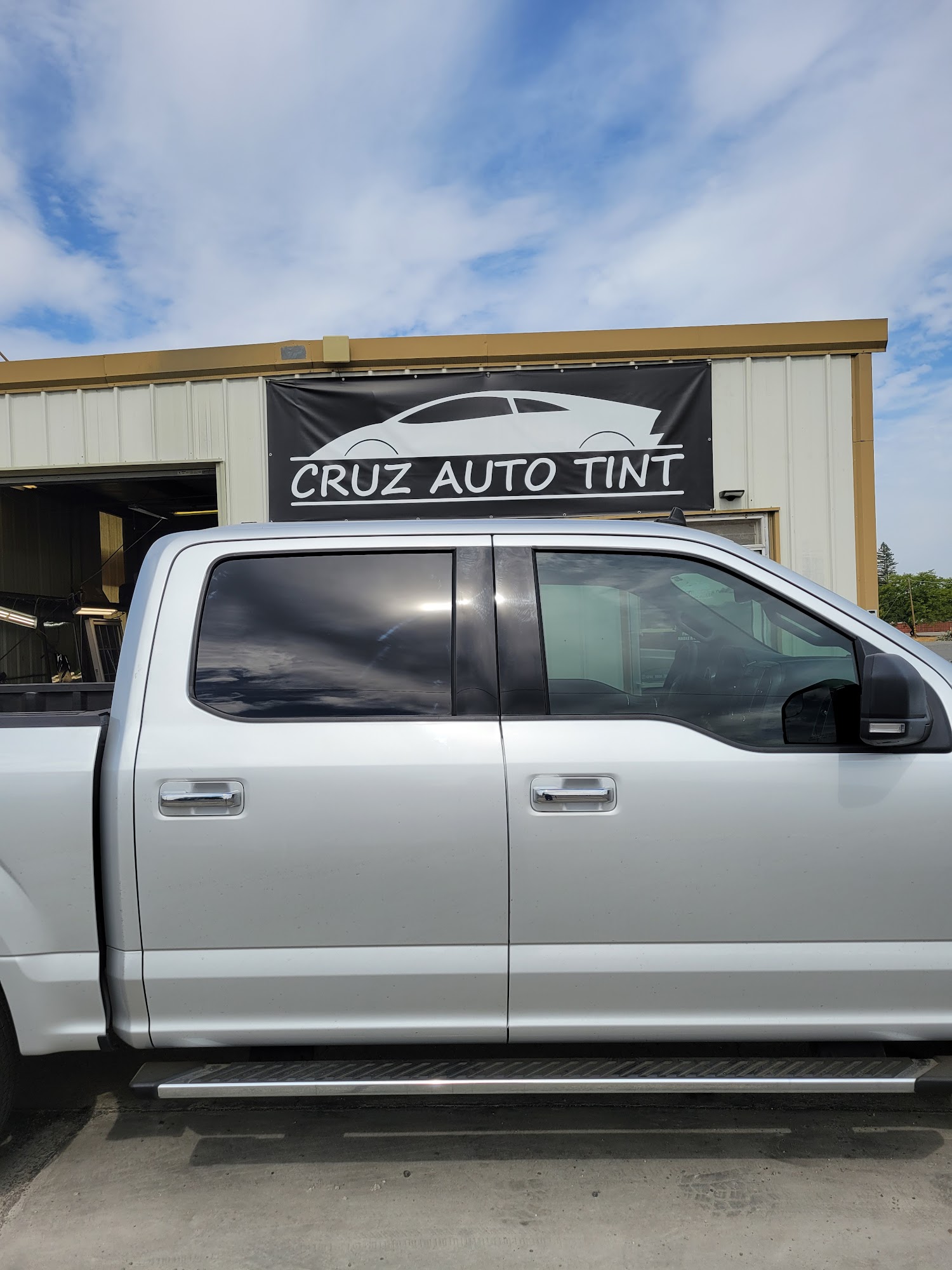 Cruz Auto Tint 514 South St, Orland California 95963