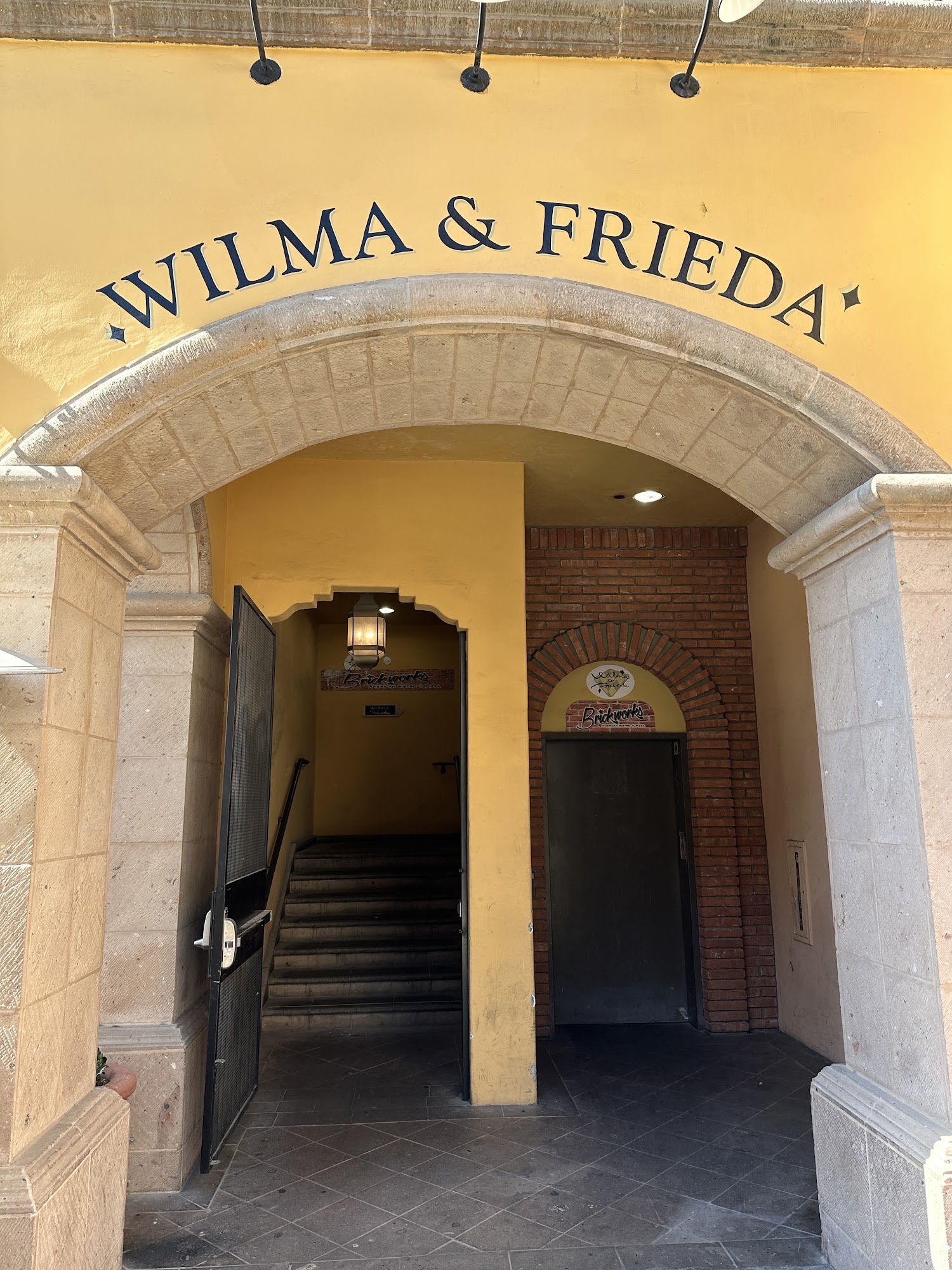 Wilma & Frieda's