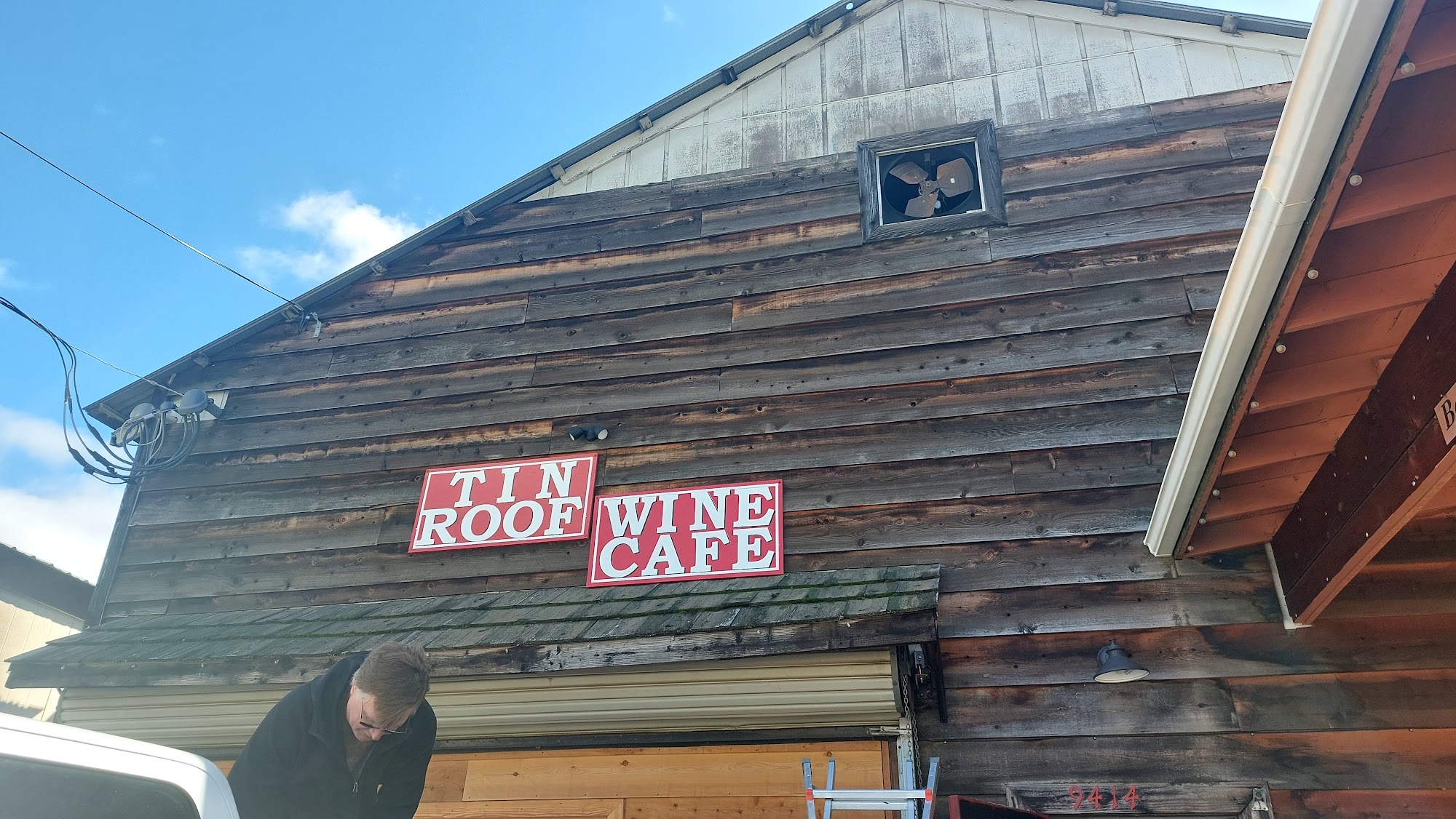 Tin Roof Wine Cafe