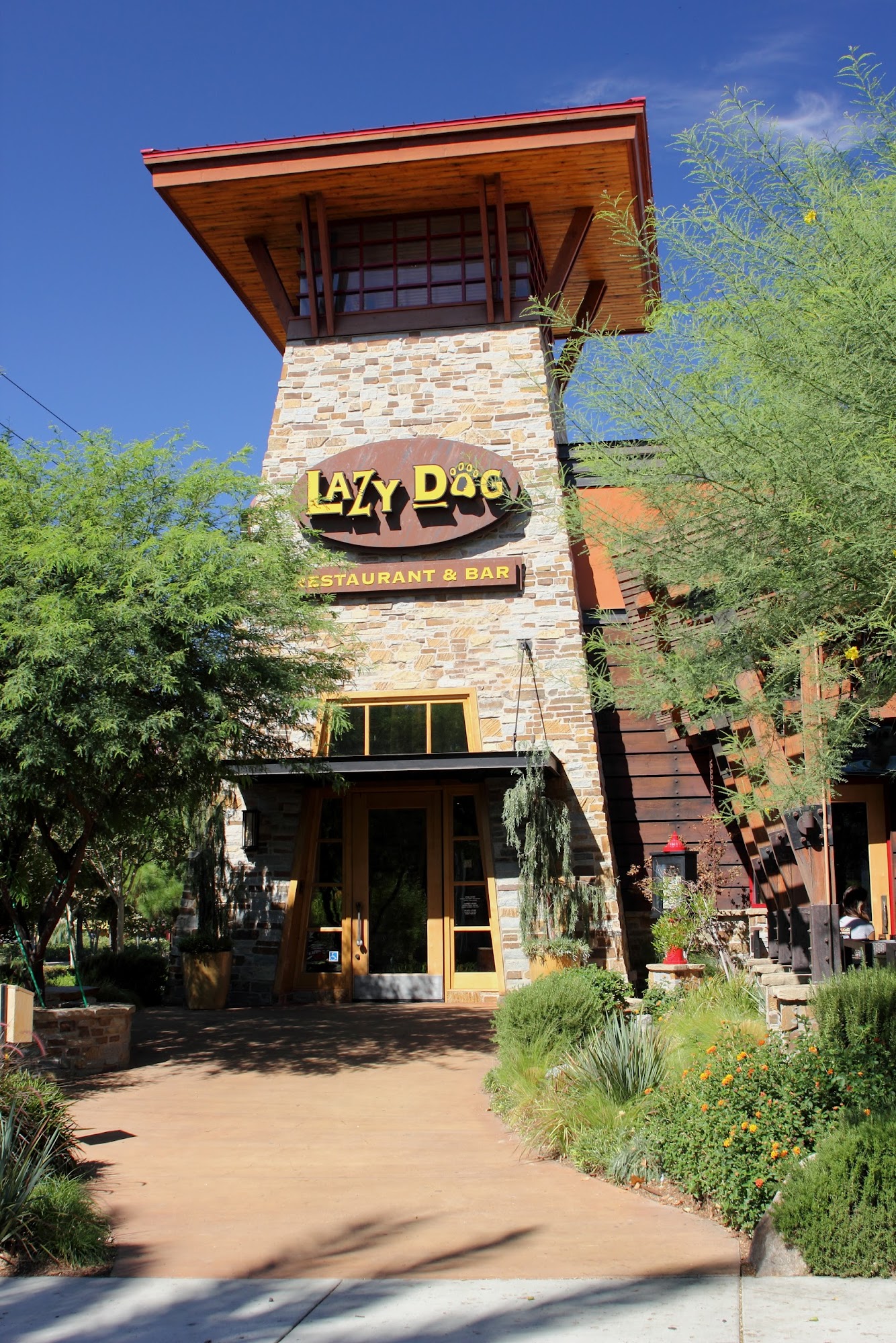 Lazy Dog Restaurant & Bar