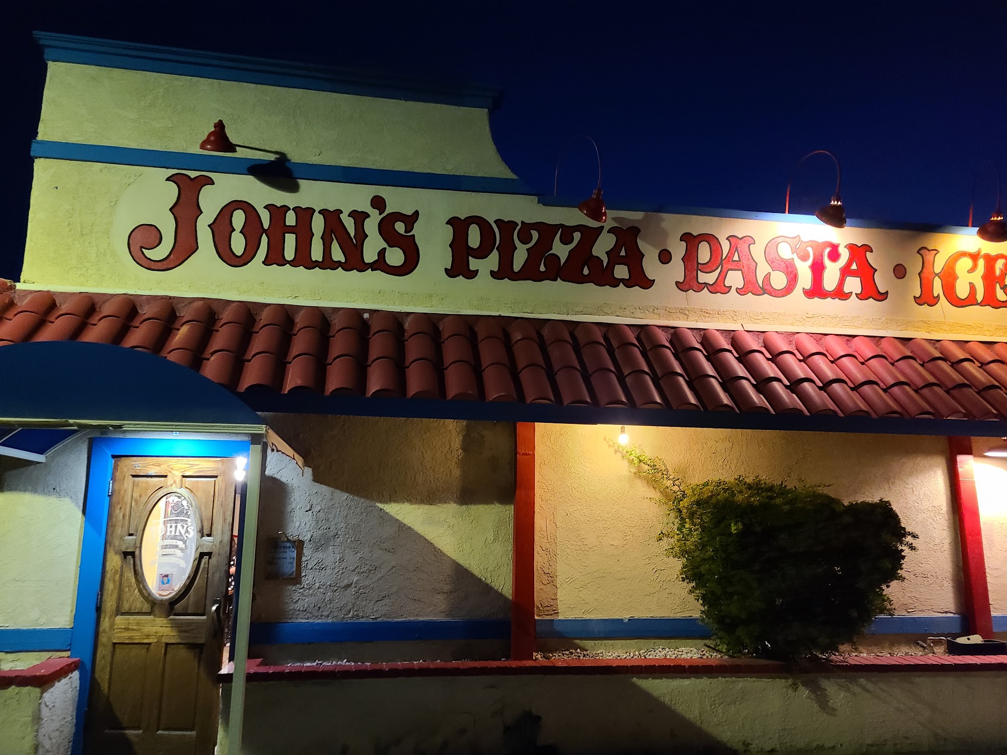 John's Pizza