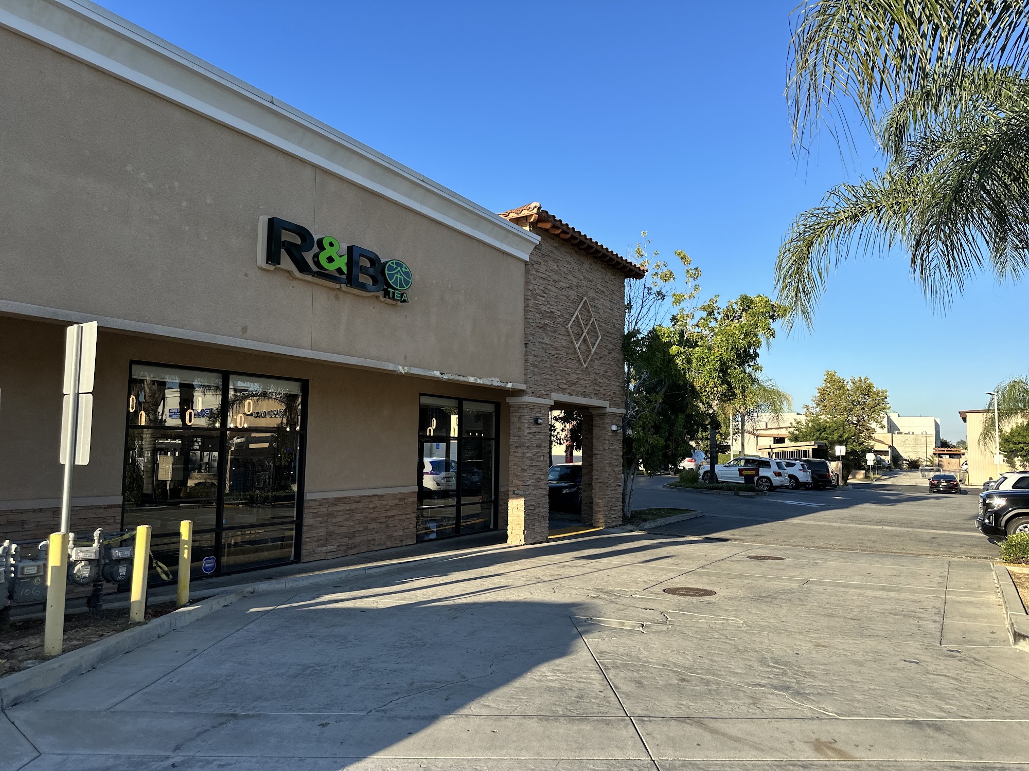 R&B Tea Rosemead