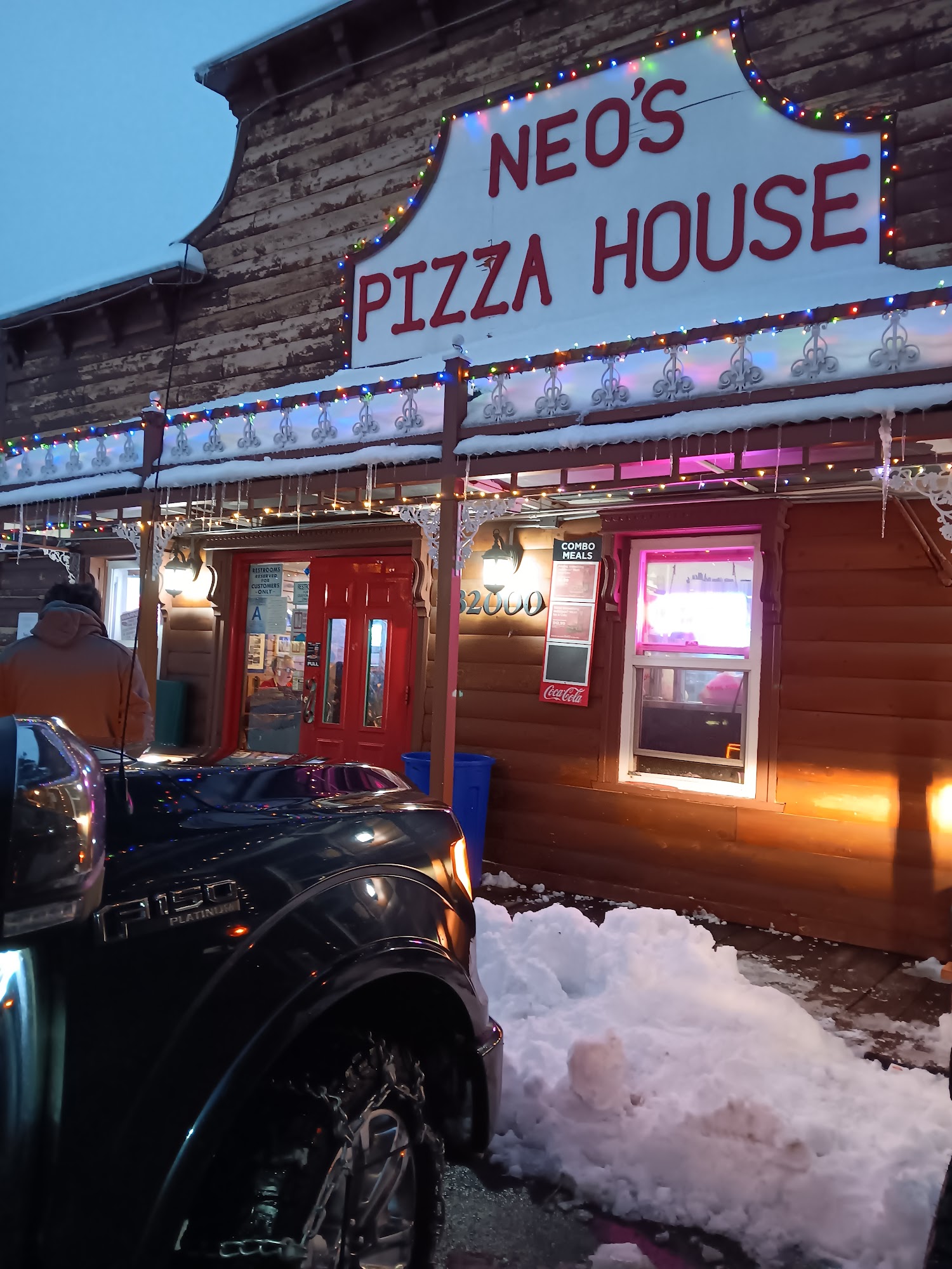 Neo's Pizza House