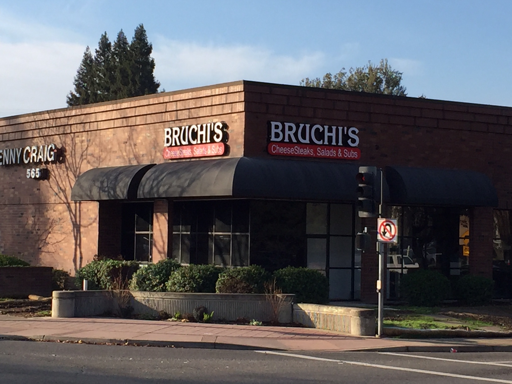 Bruchi's CheeseSteaks & Salads