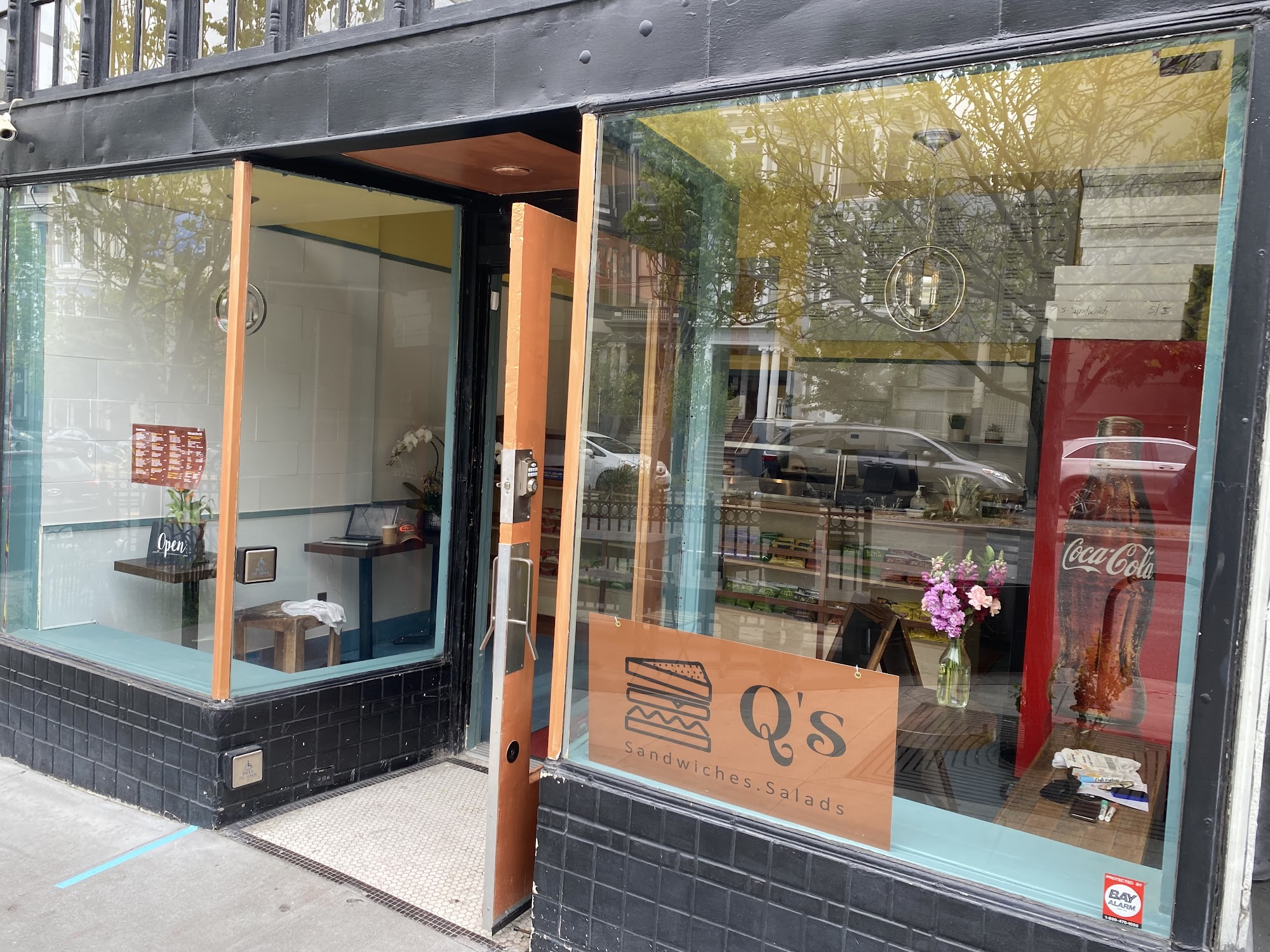 Q's Sandwich Shop