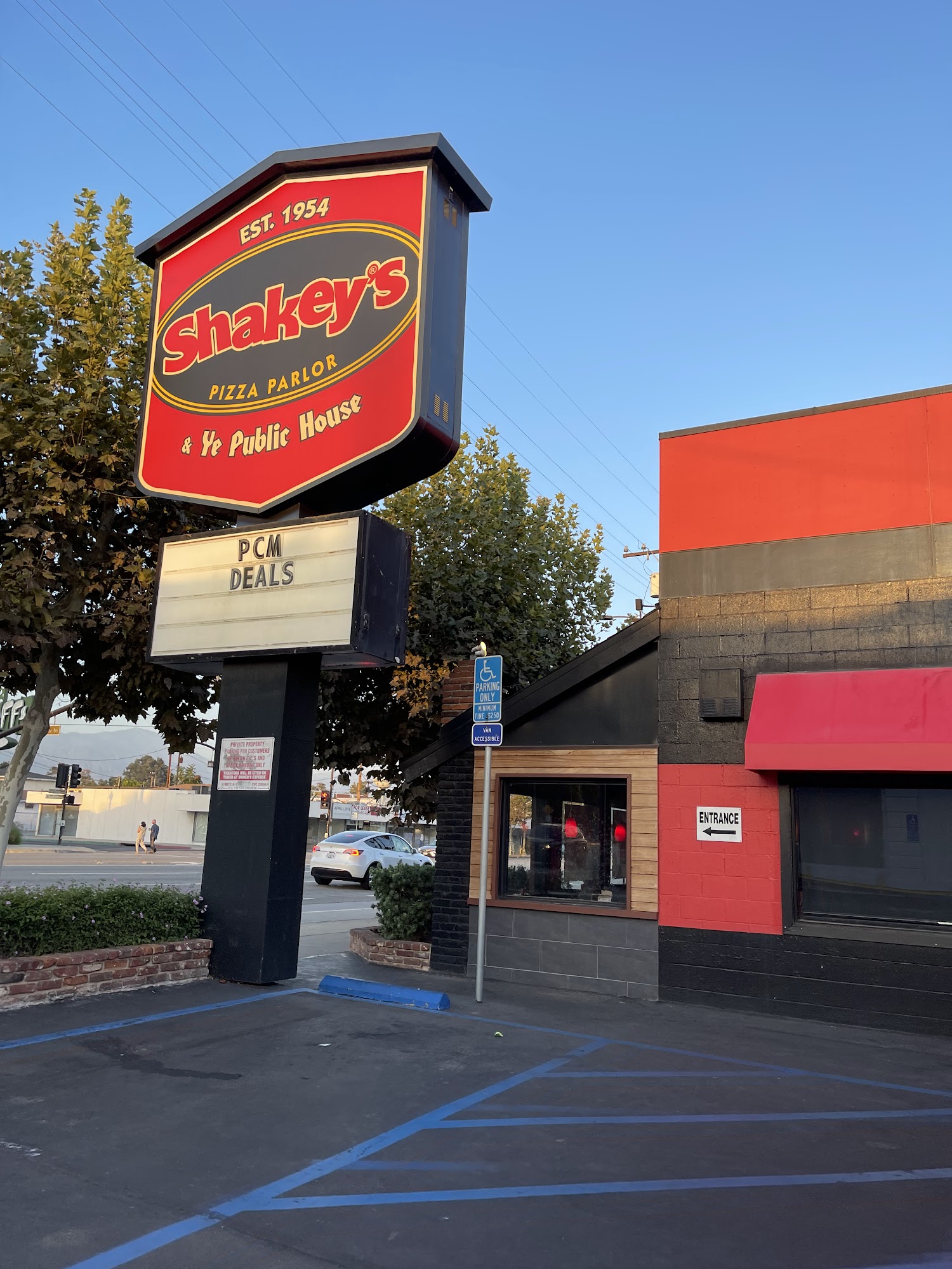 Shakey's Pizza Parlor