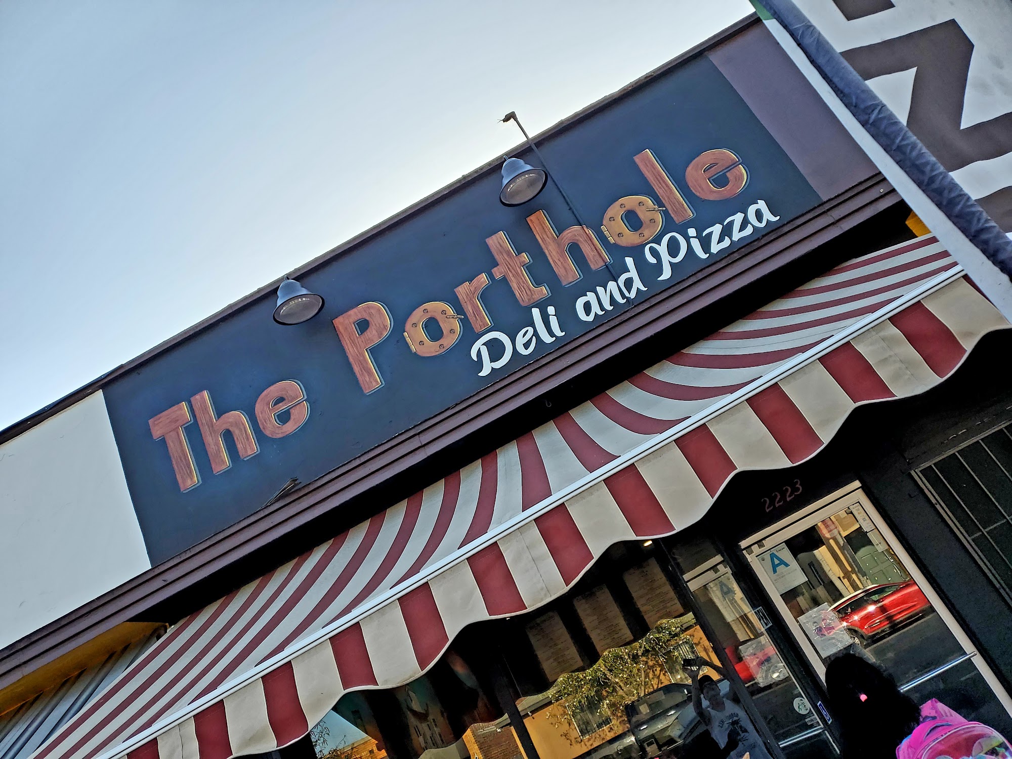 The Porthole Deli and Pizza