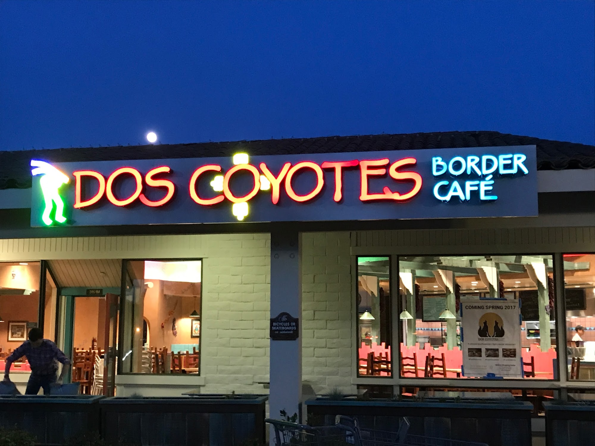 Dos Coyotes Border Cafe