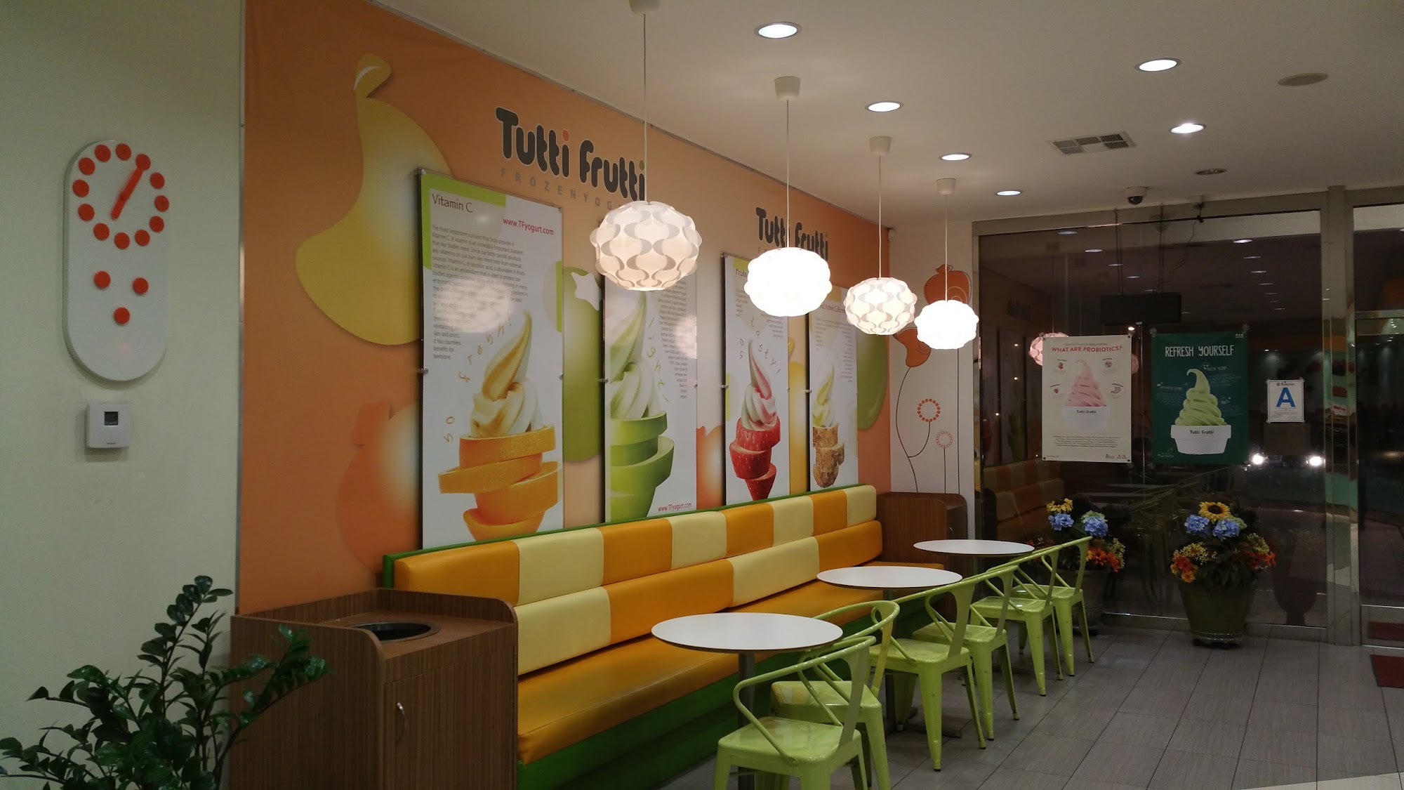 Tutti Frutti Frozen Yogurt