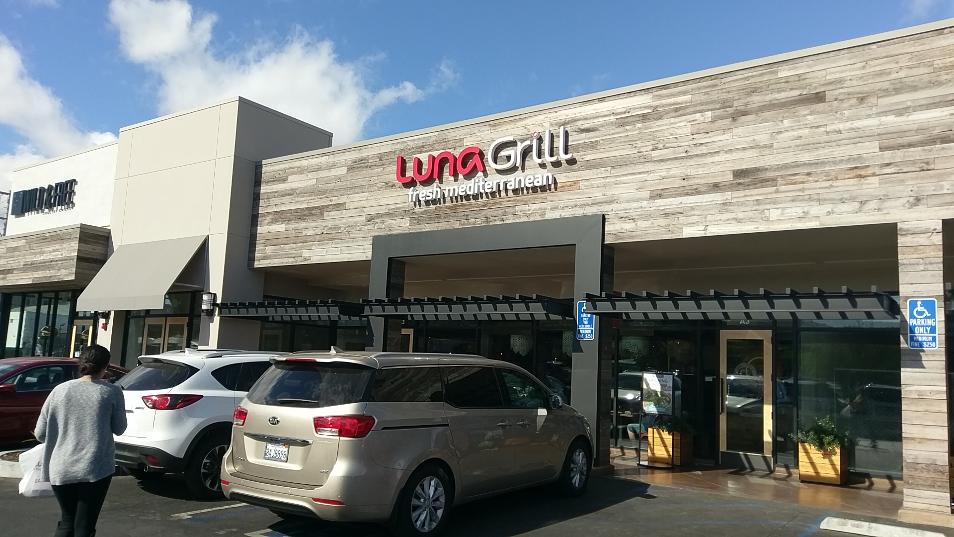 Luna Grill Sherman Oaks