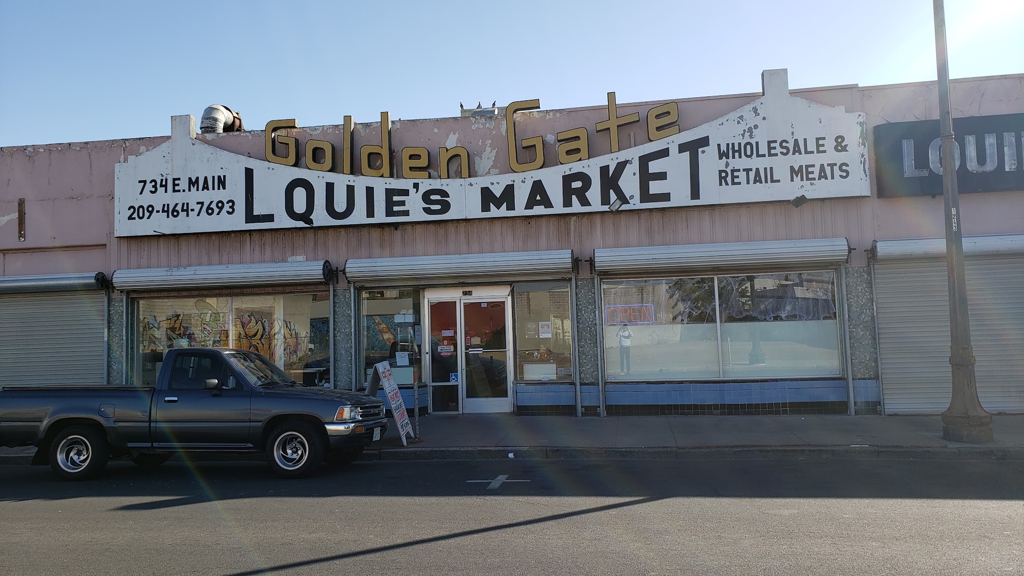 Louies Market