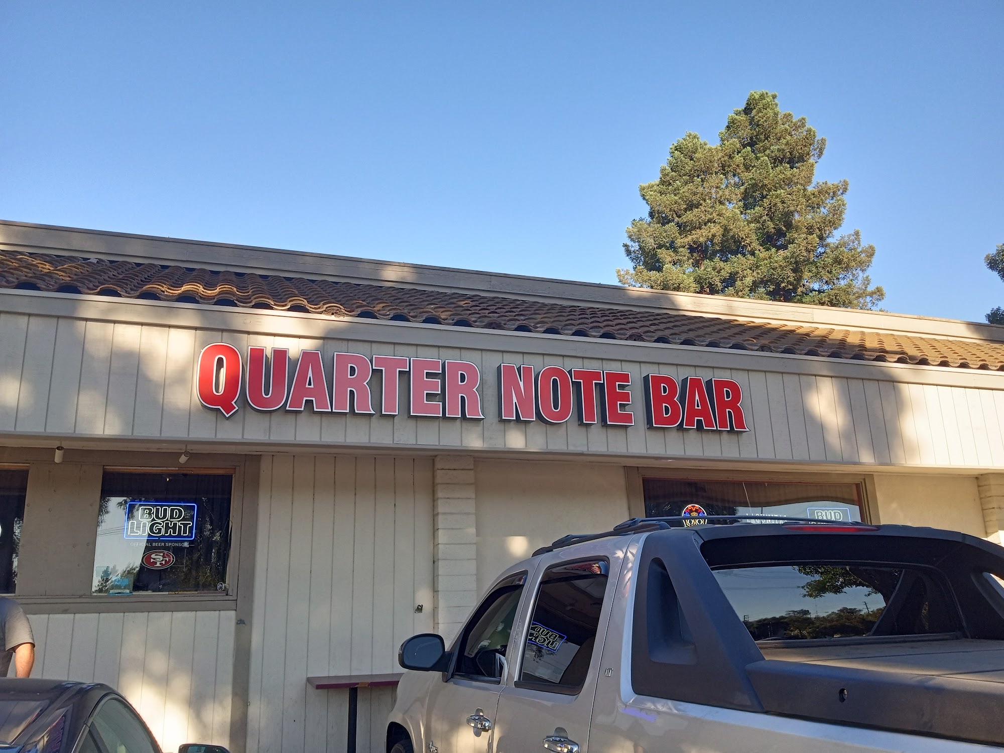 Quarter Note Bar & Grill