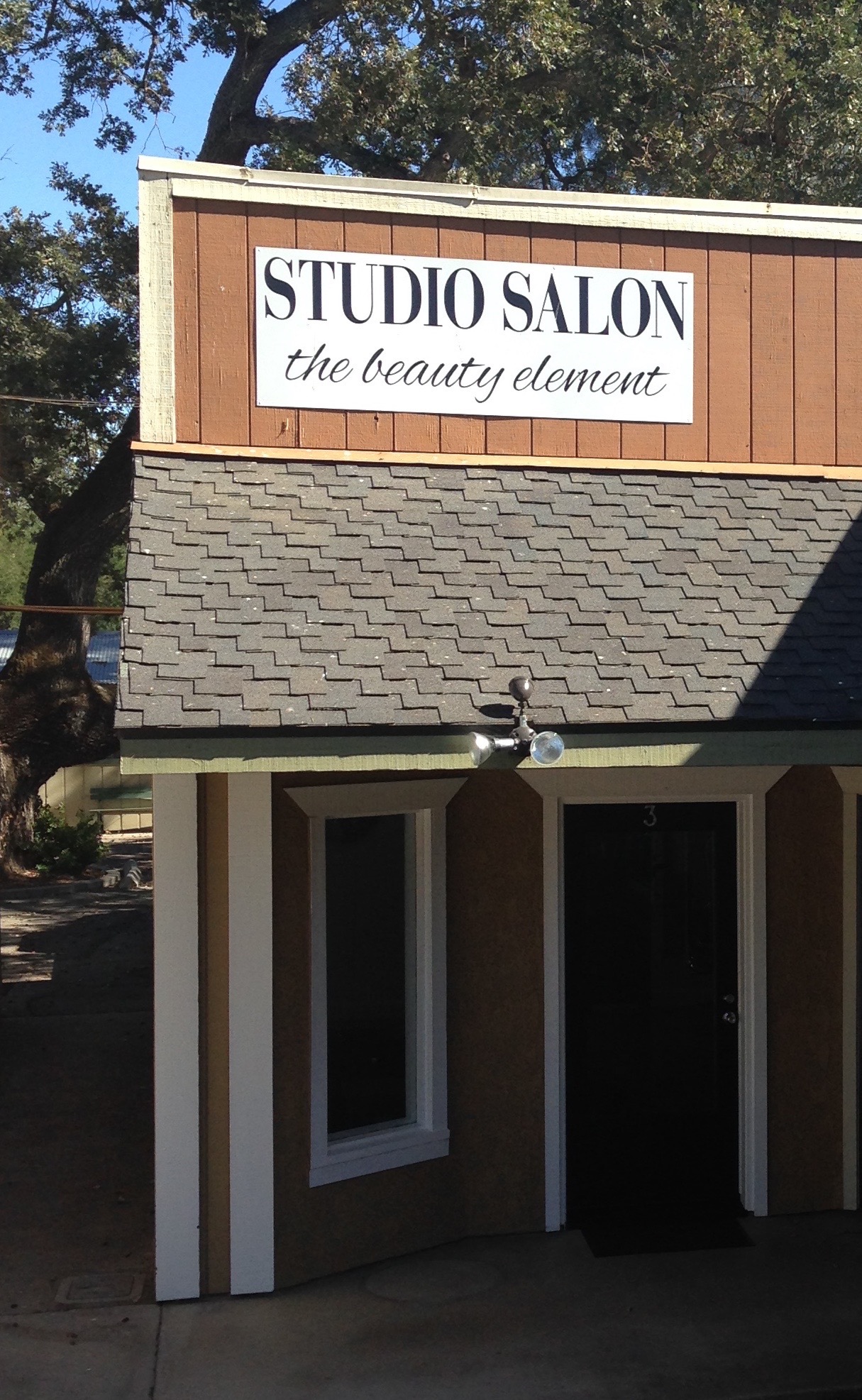 Studio Salon the beauty element 105 S Main St Suite 3, Templeton California 93465