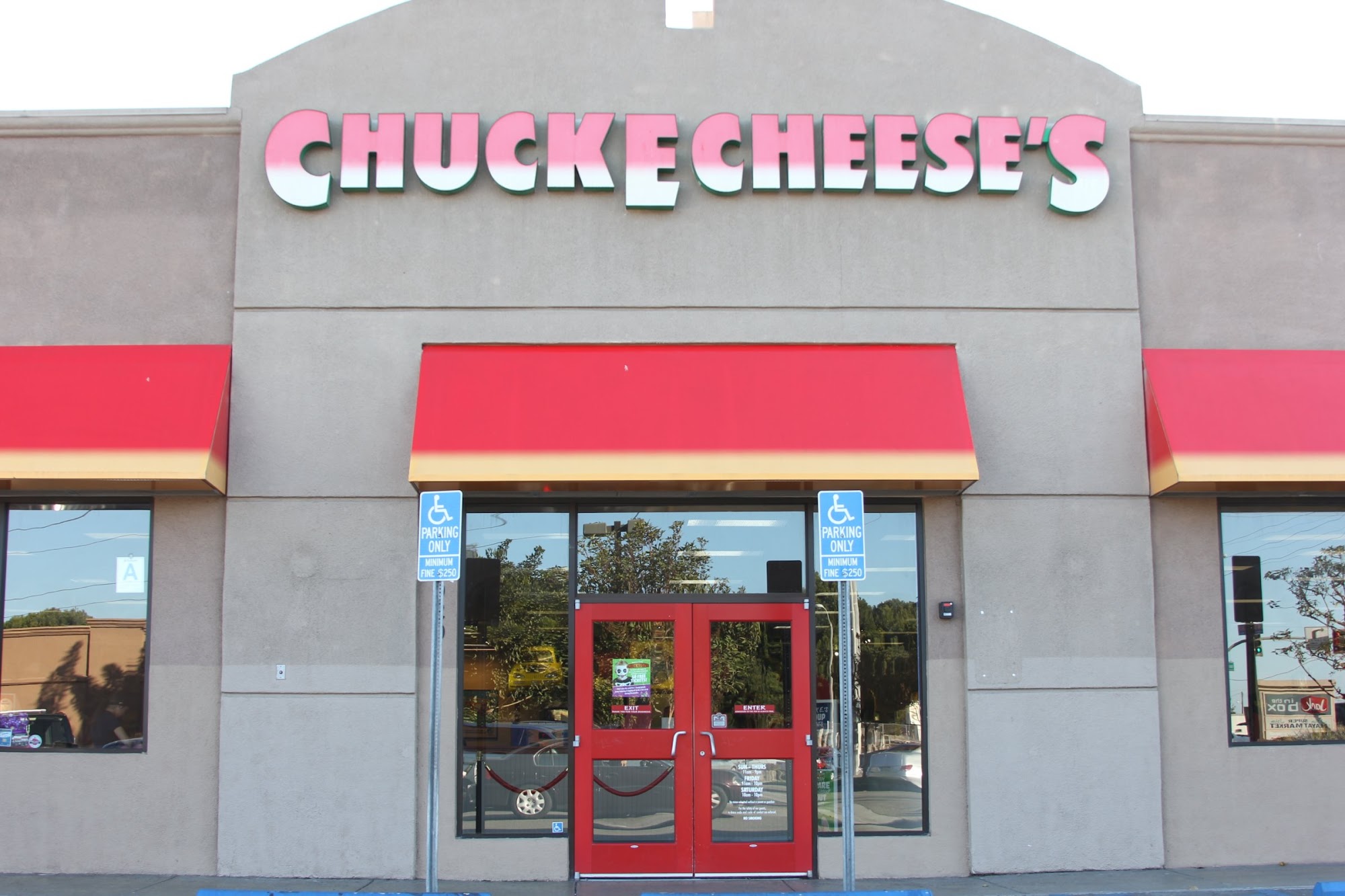 Chuck E. Cheese