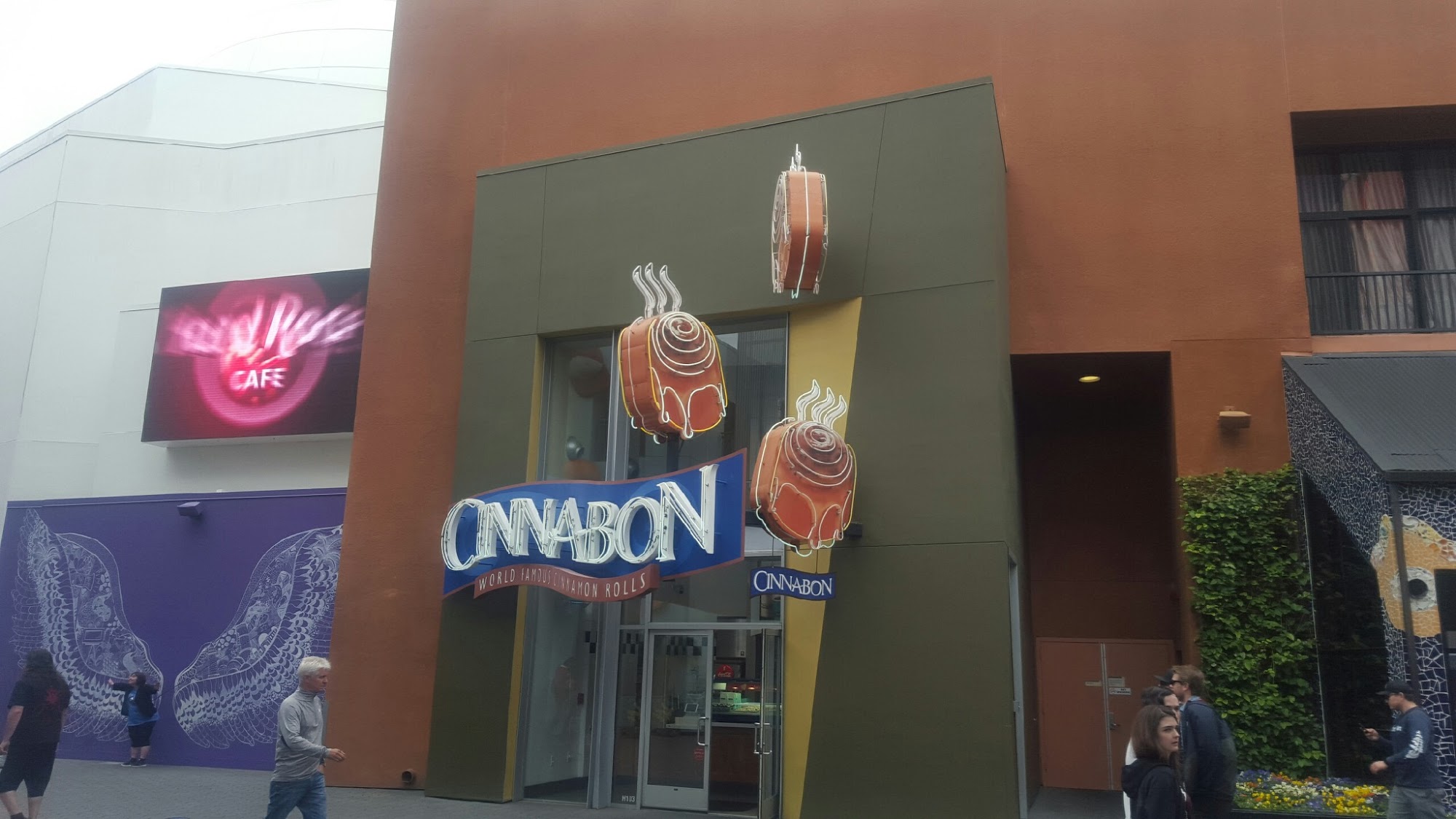 Cinnabon