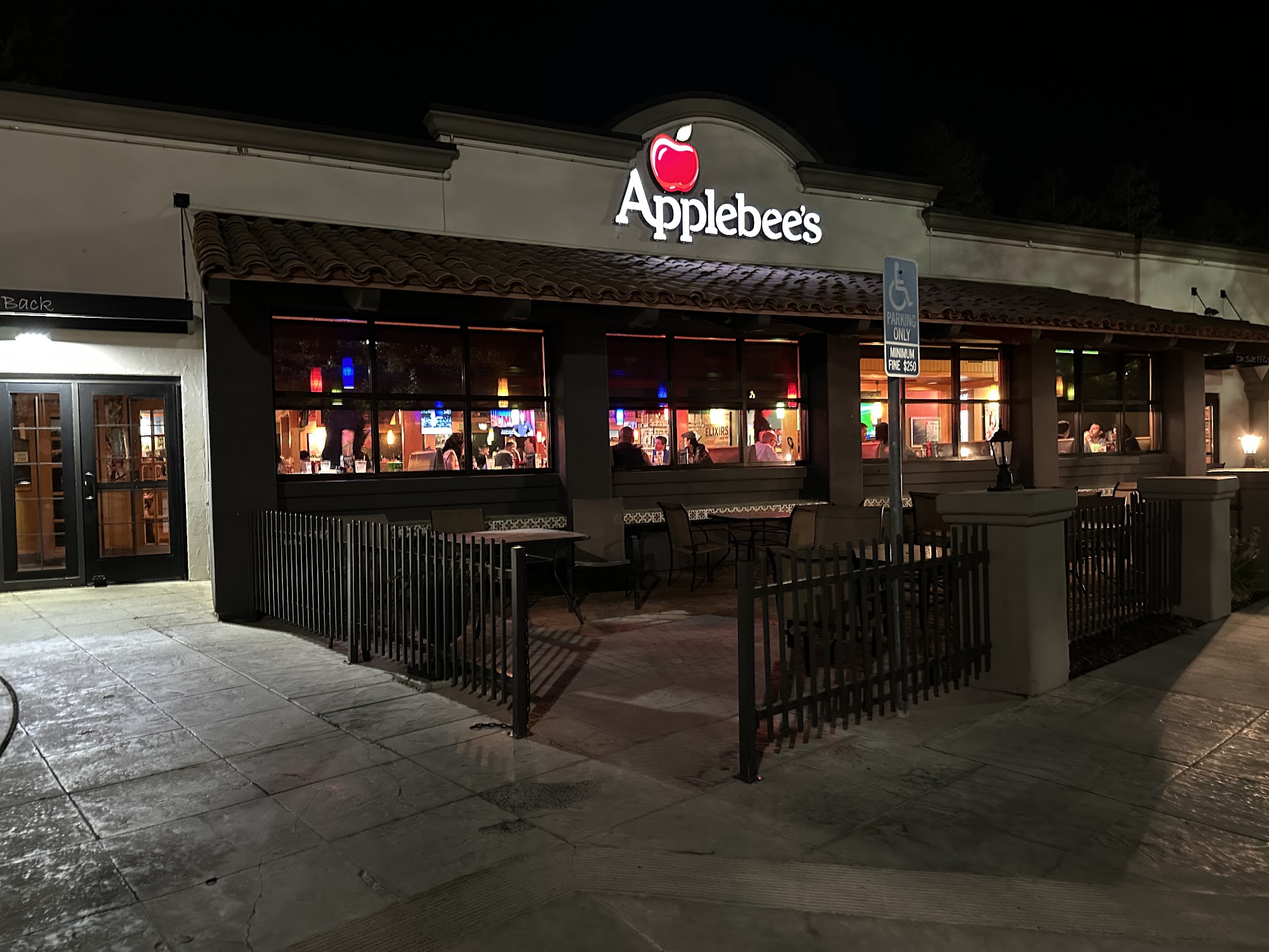 Applebee's Grill + Bar