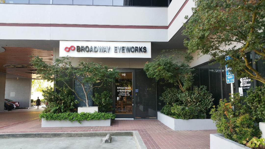 Broadway Eyeworks