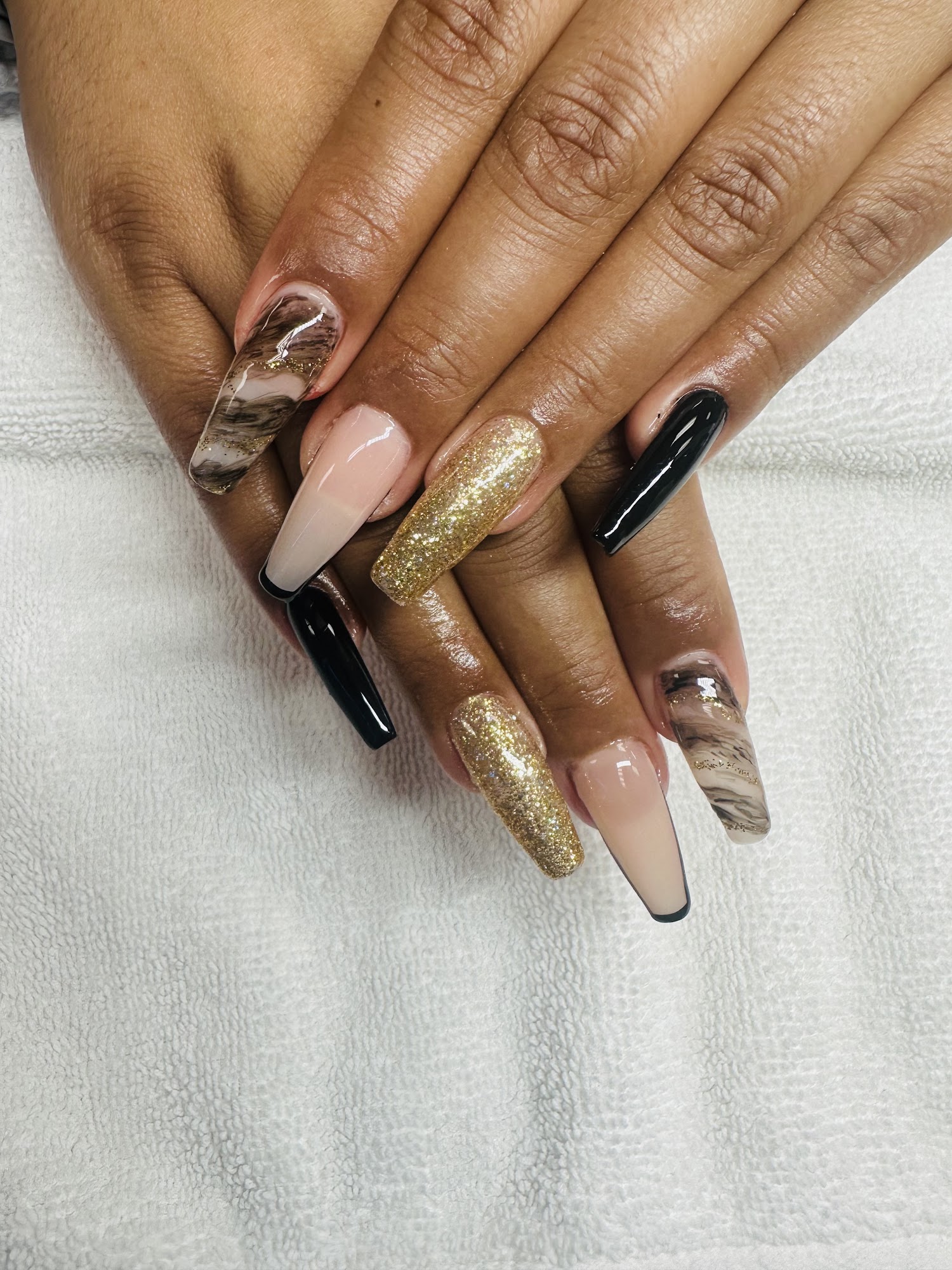 King Nail Salon 20021 Roscoe Blvd # 3, Winnetka California 91306