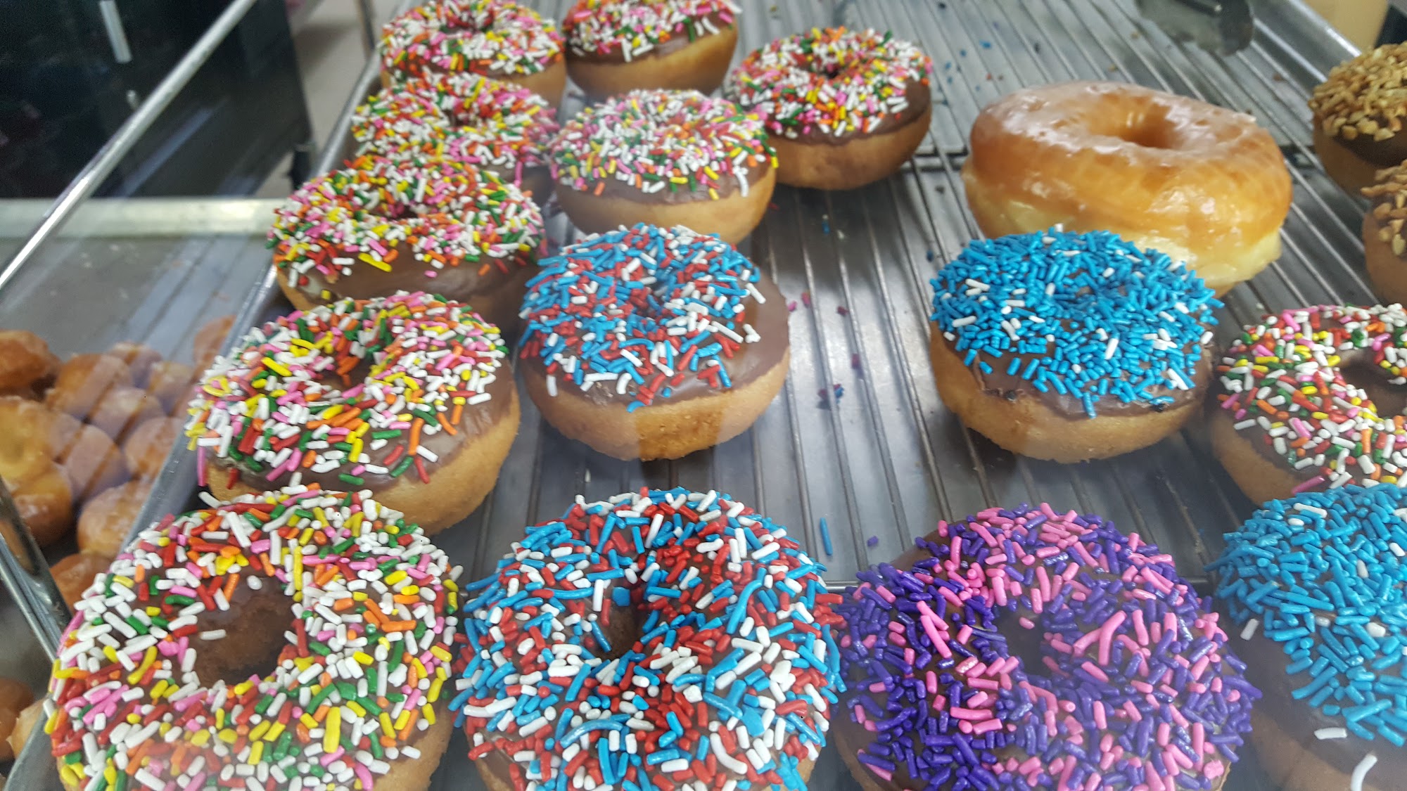 Where to Eat The Best Donuts near Yucaipa CA 2024 Restaurantji