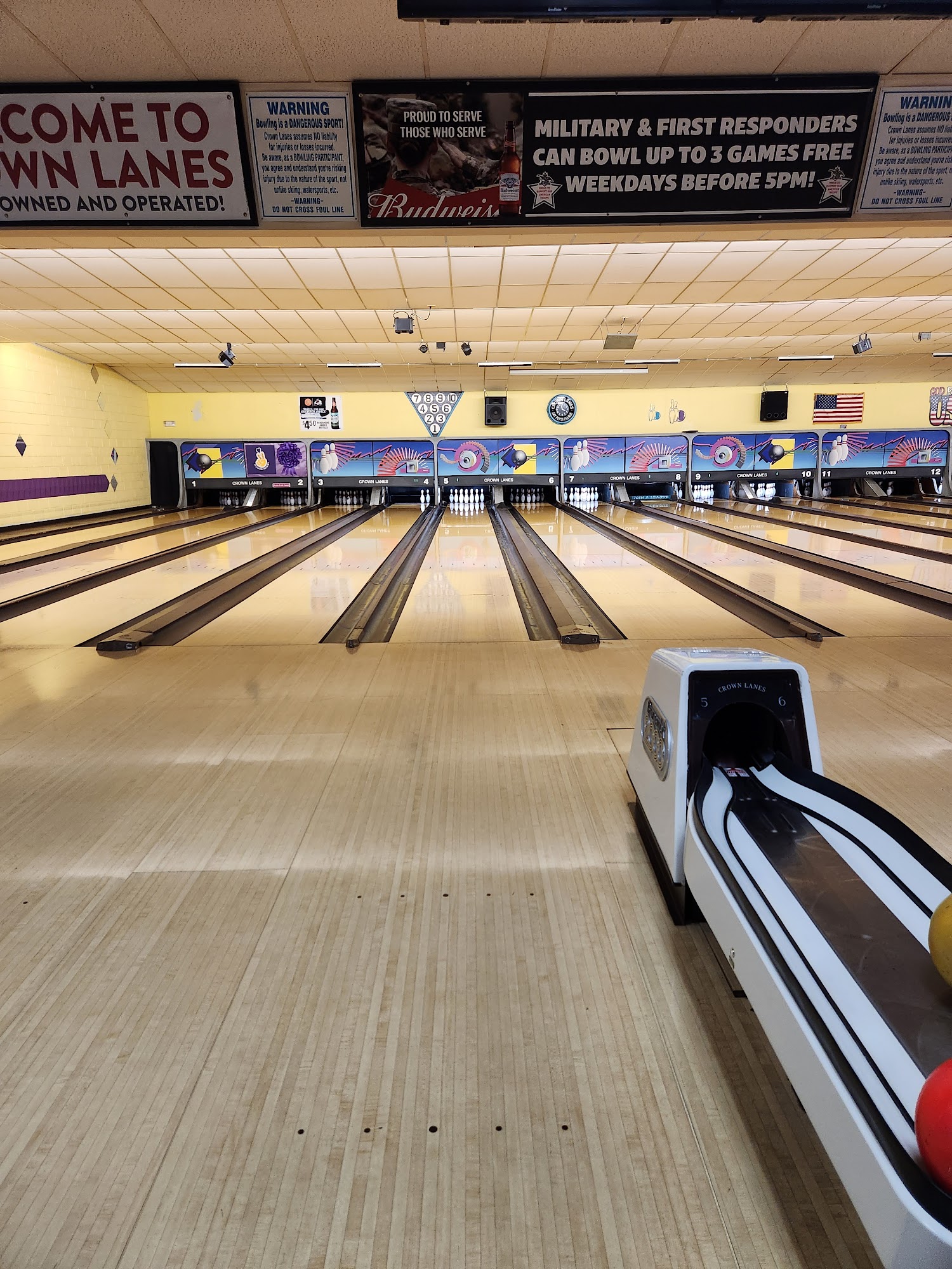 Crown Lanes Bowling Center & Sports Bar