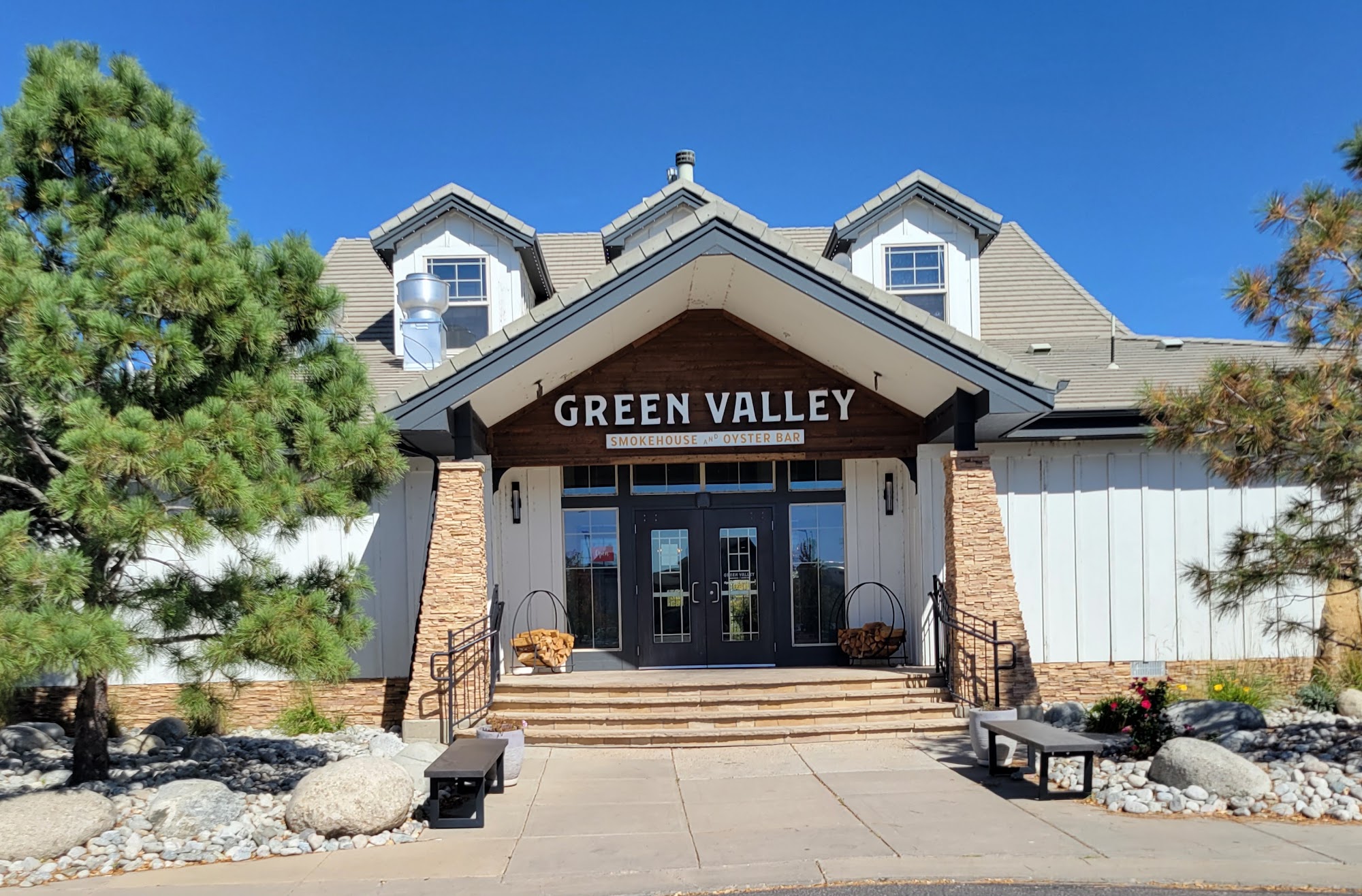 Green Valley Smokehouse and Oyster Bar