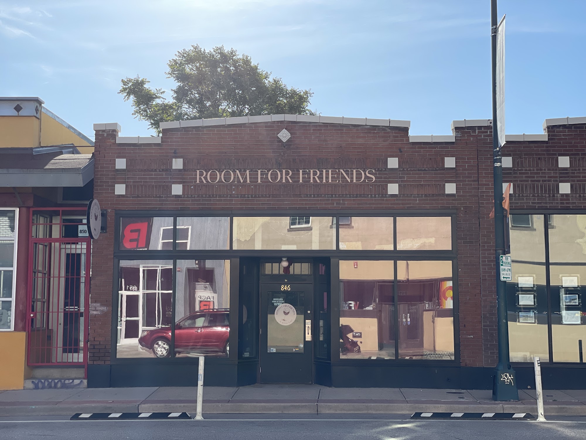 Room for Friends ... a wine bar!