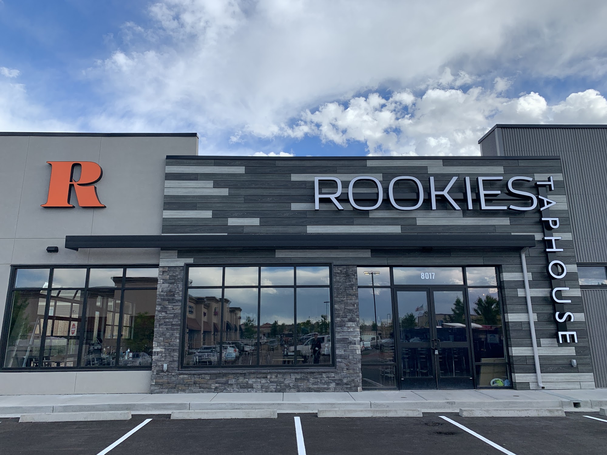 Rookies Taphouse and Eatery