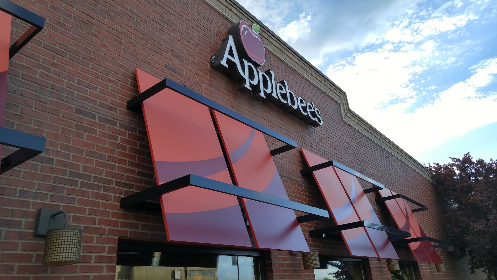 Applebee's Grill + Bar