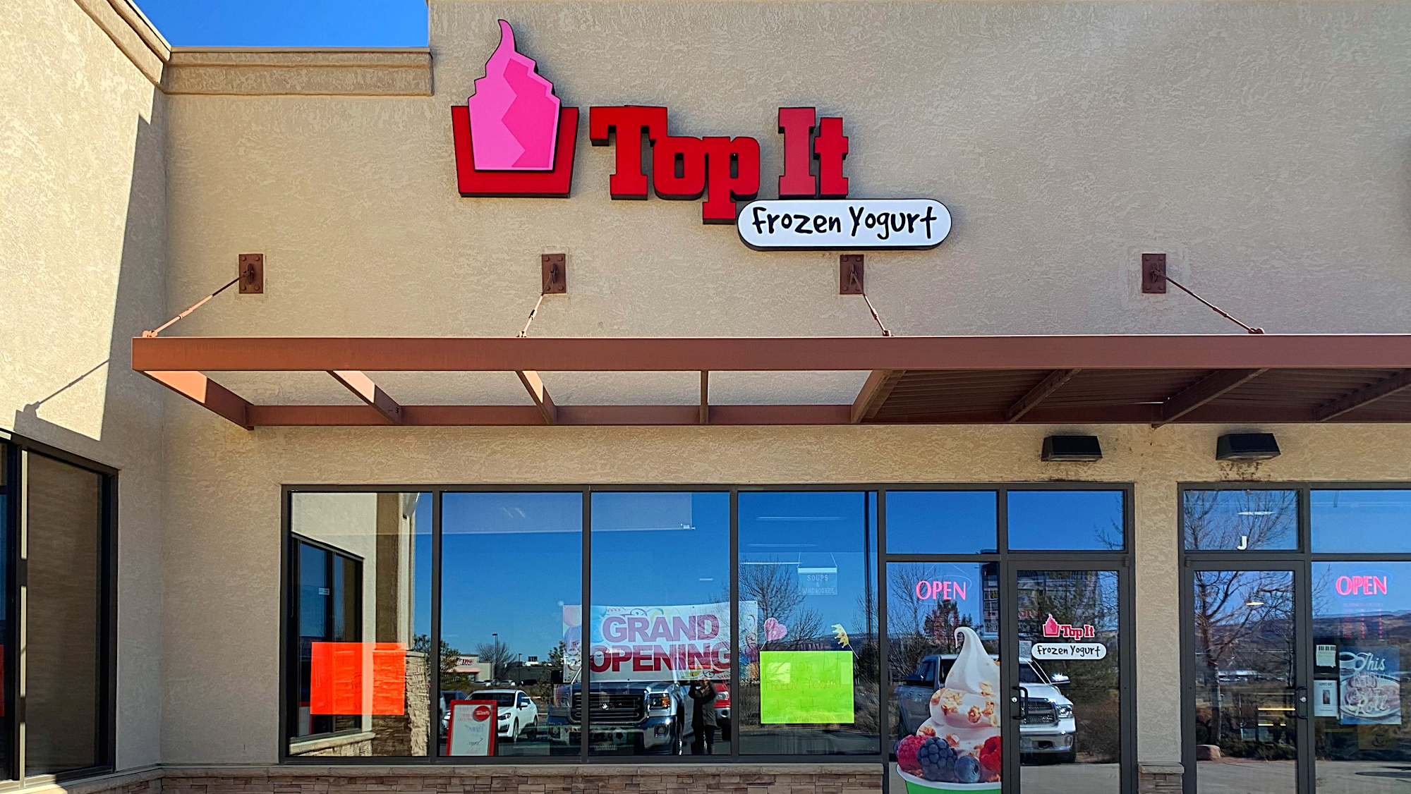 U Top It Frozen Yogurt & Deli