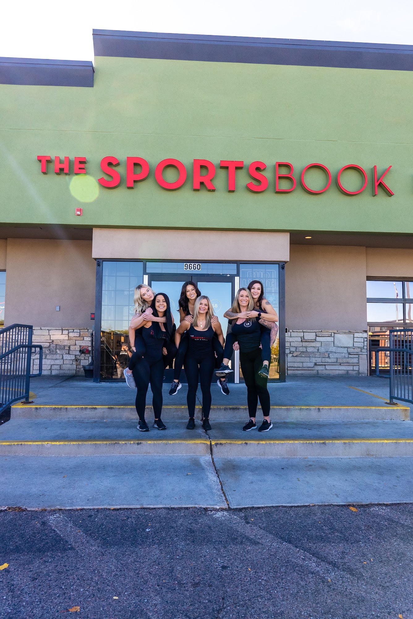 The Sportsbook Bar & Grill Highlands Ranch