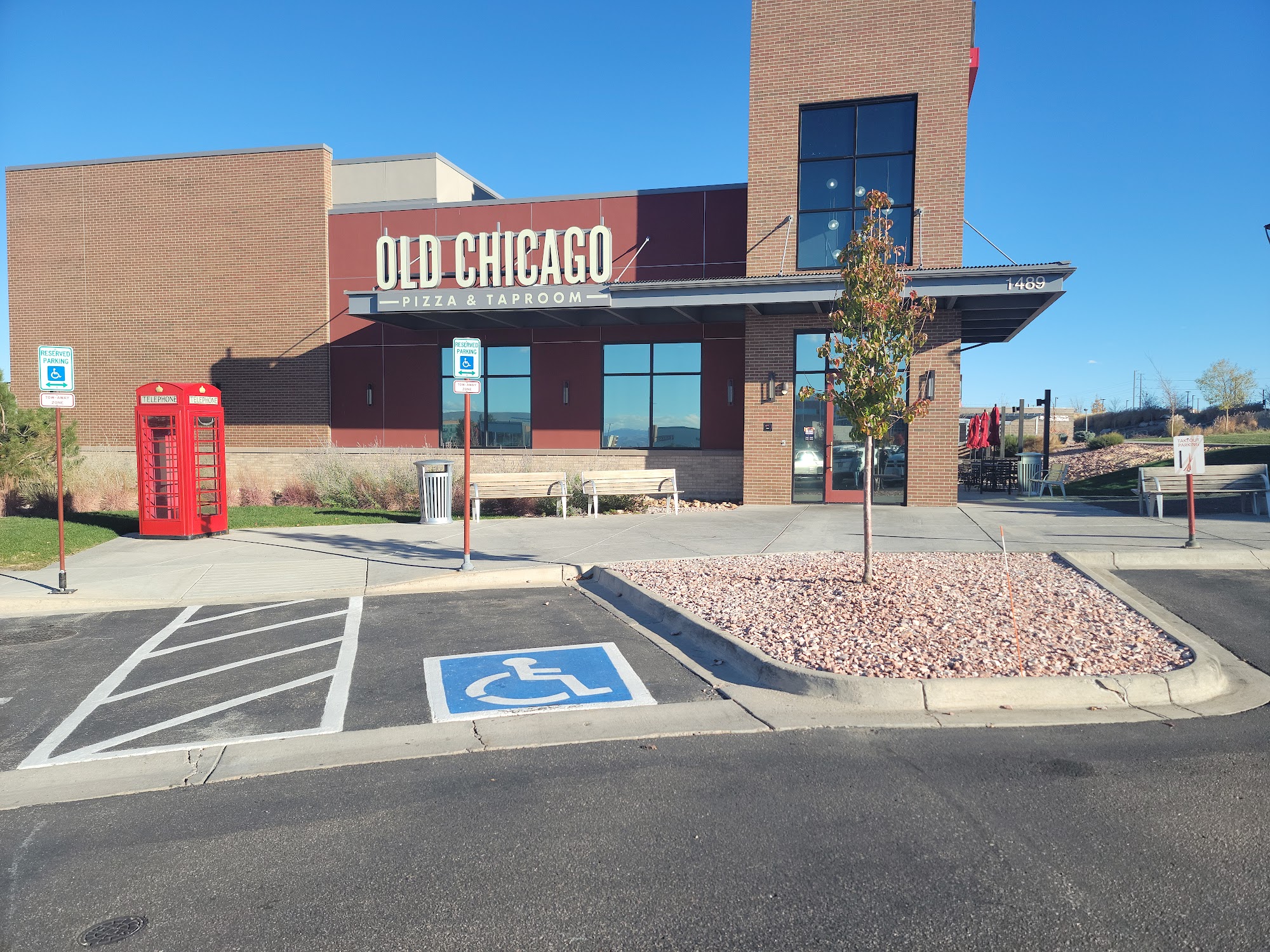 Old Chicago Pizza + Taproom