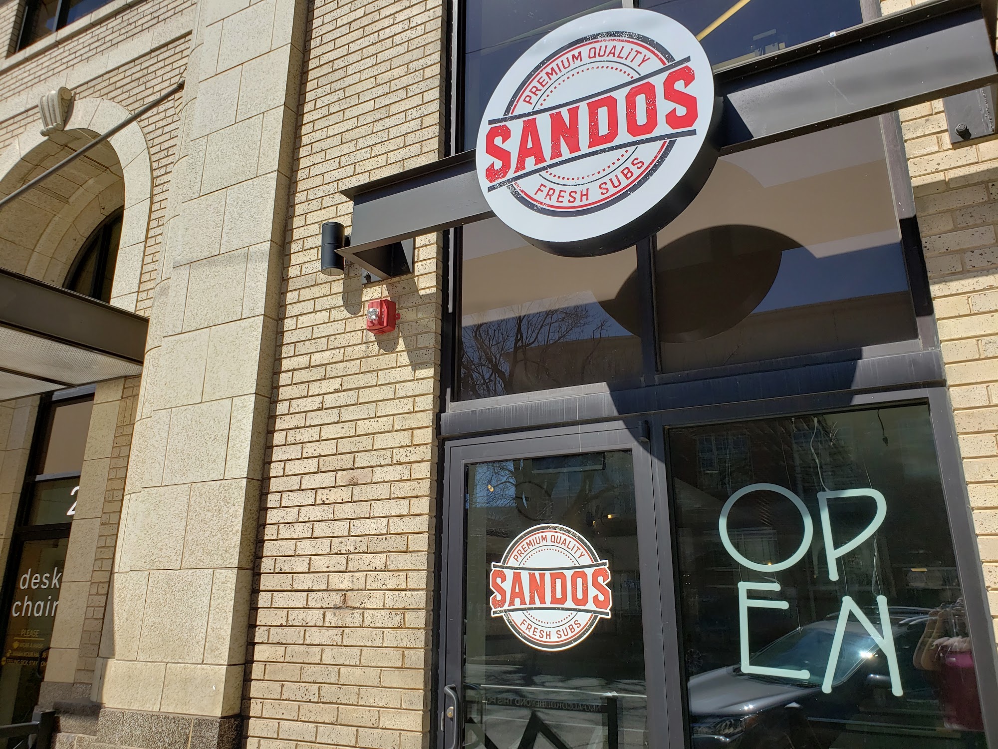 Sandos