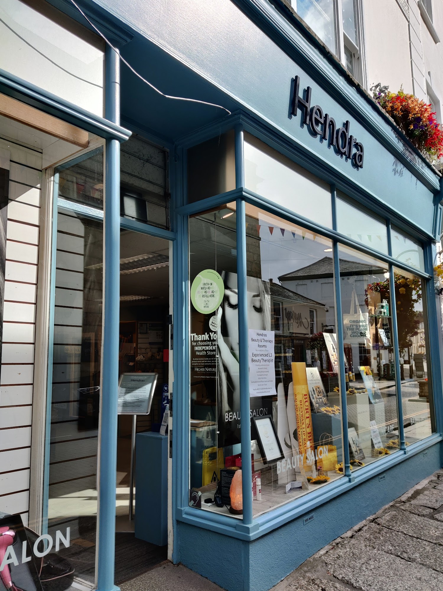 Hendra Health Store