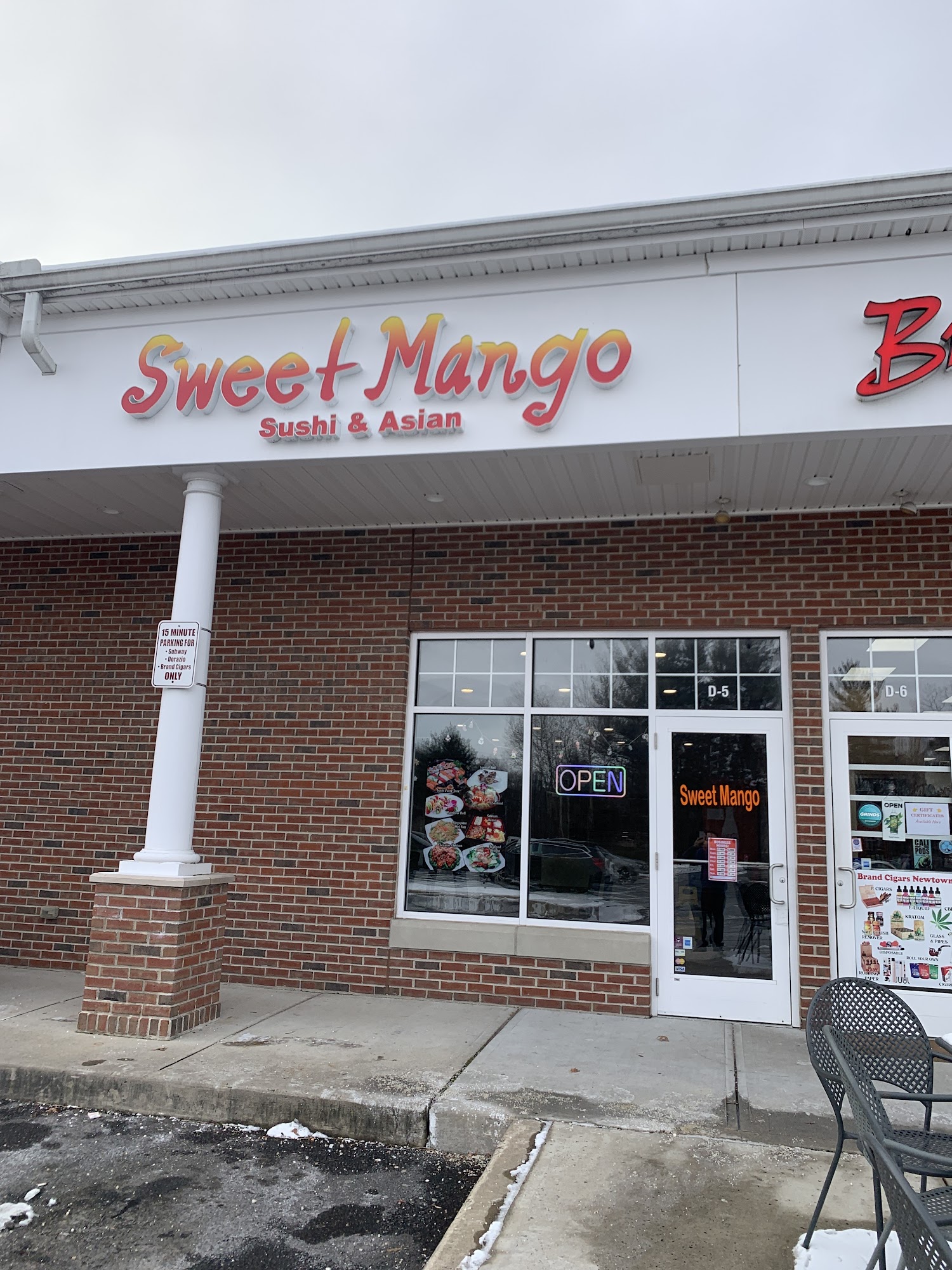 Sweet mango Asian restaurant and sushi bar