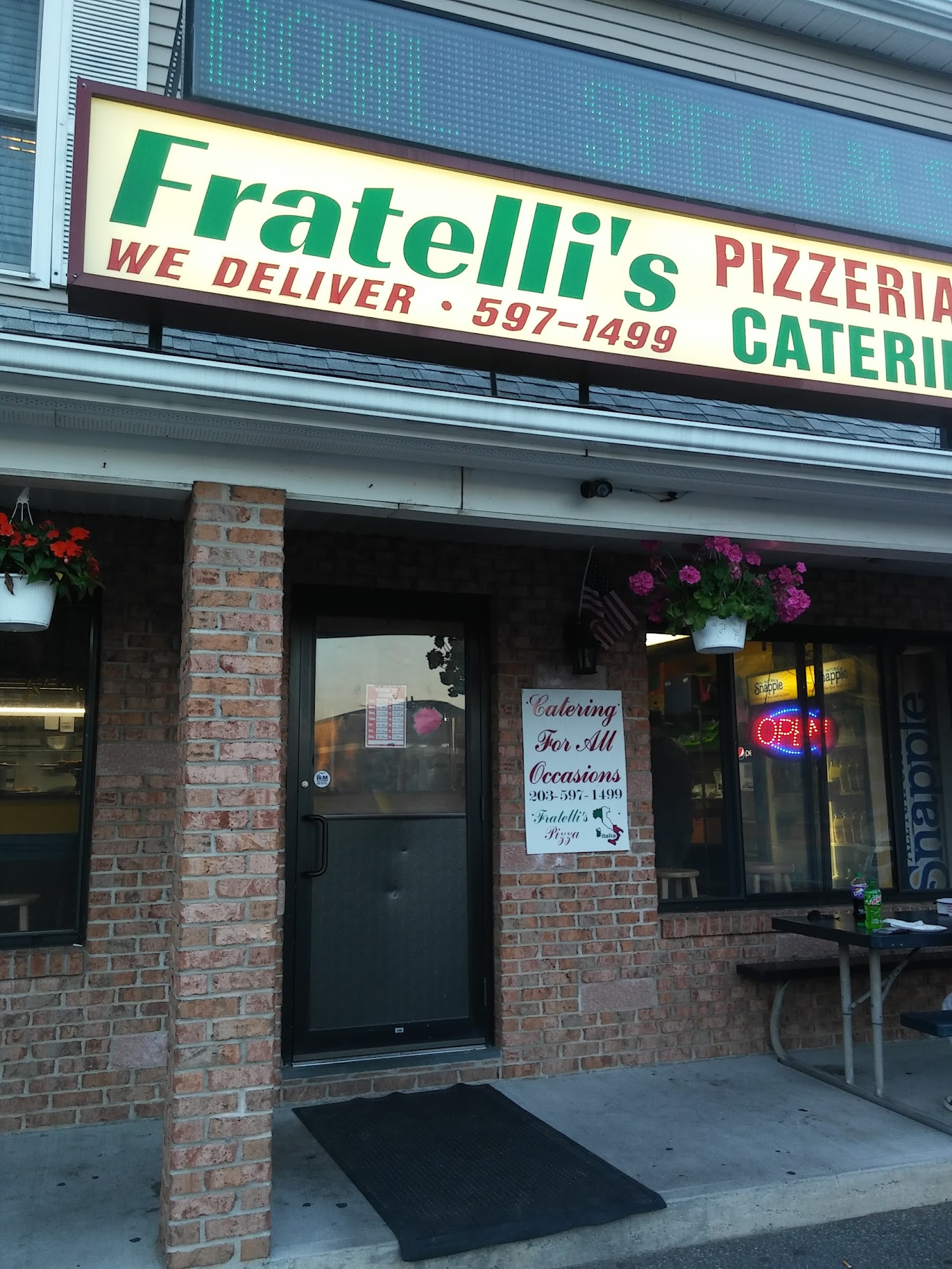 Fratelli's Pizzeria & Catering