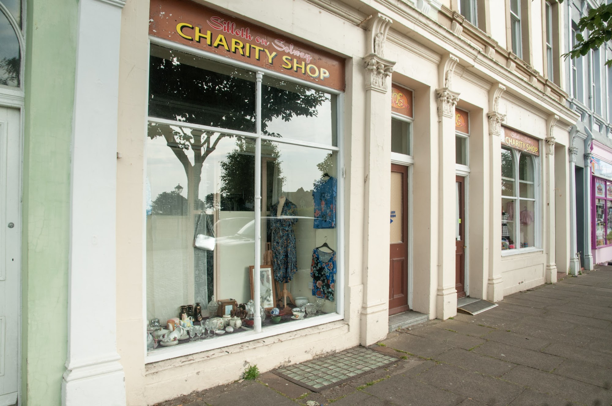 S O S Community Shop