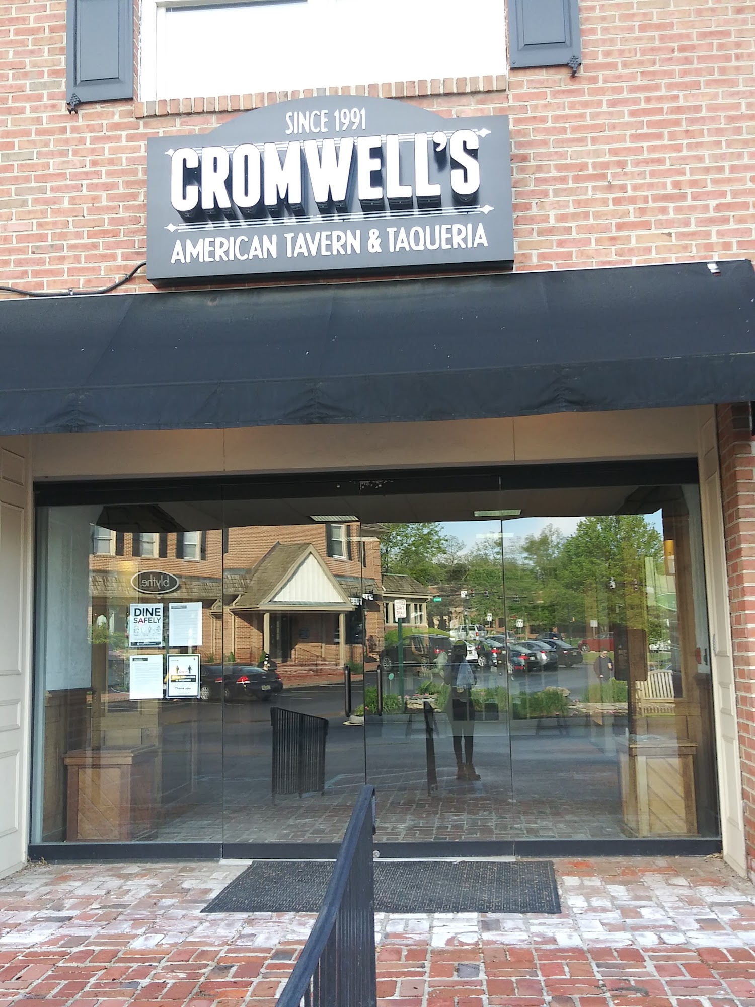 Cromwell's American Tavern & Taqueria